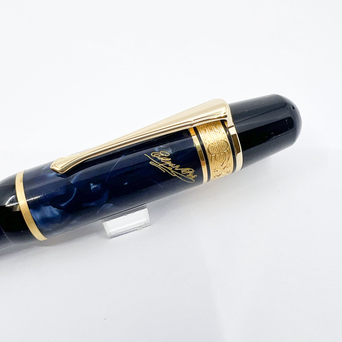 Montblanc Edgar Allan Poe Writer's Limited Edition Fountain Pen - Medium 18kt Gold Nib