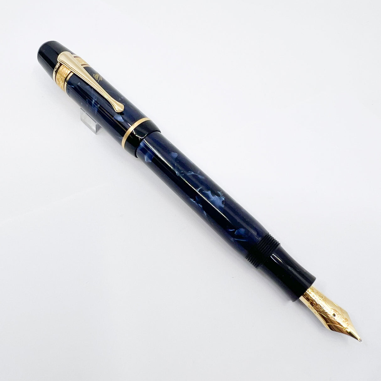 Montblanc Edgar Allan Poe Writer's Limited Edition Fountain Pen - Medium 18kt Gold Nib