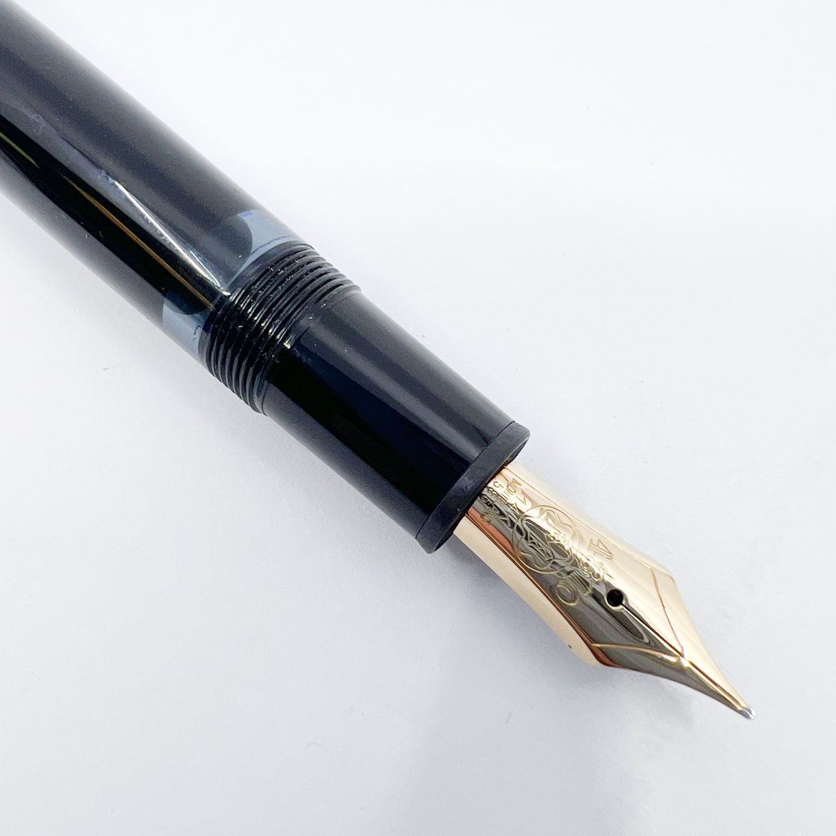 Montblanc Meisterstuck Black Resin #146 LeGrand Fountain Pen  - Fine 14kt  Gold Nib