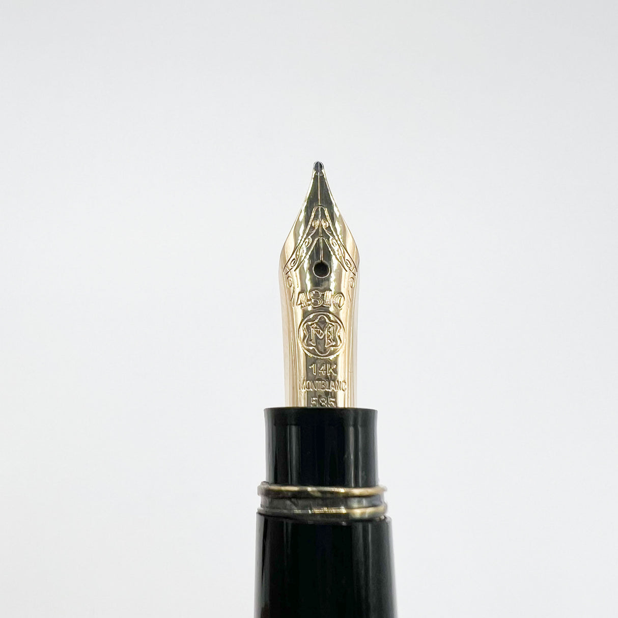 Montblanc Meisterstuck Mozart Black Resin Fountain Pen - Medium 14kt Gold  Nib