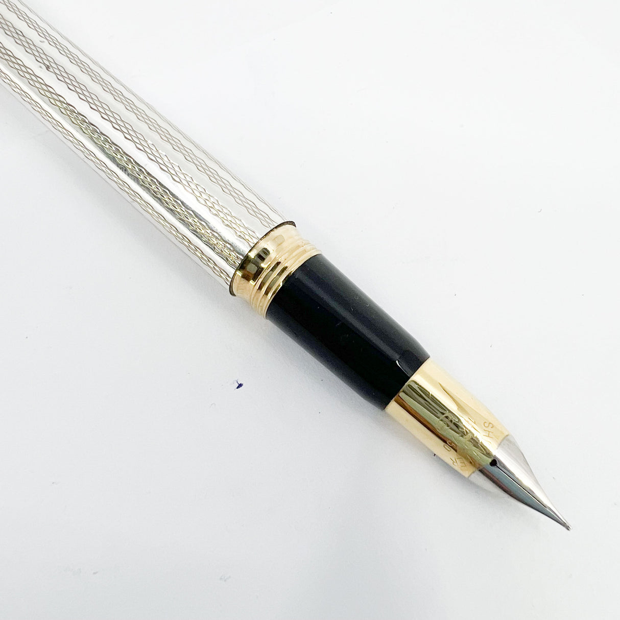 Sheaffer Sterling Silver "Top-of-the Line" Crest Fountain Pen  - Fine 18kt Gold Nib (Circa 1990s)