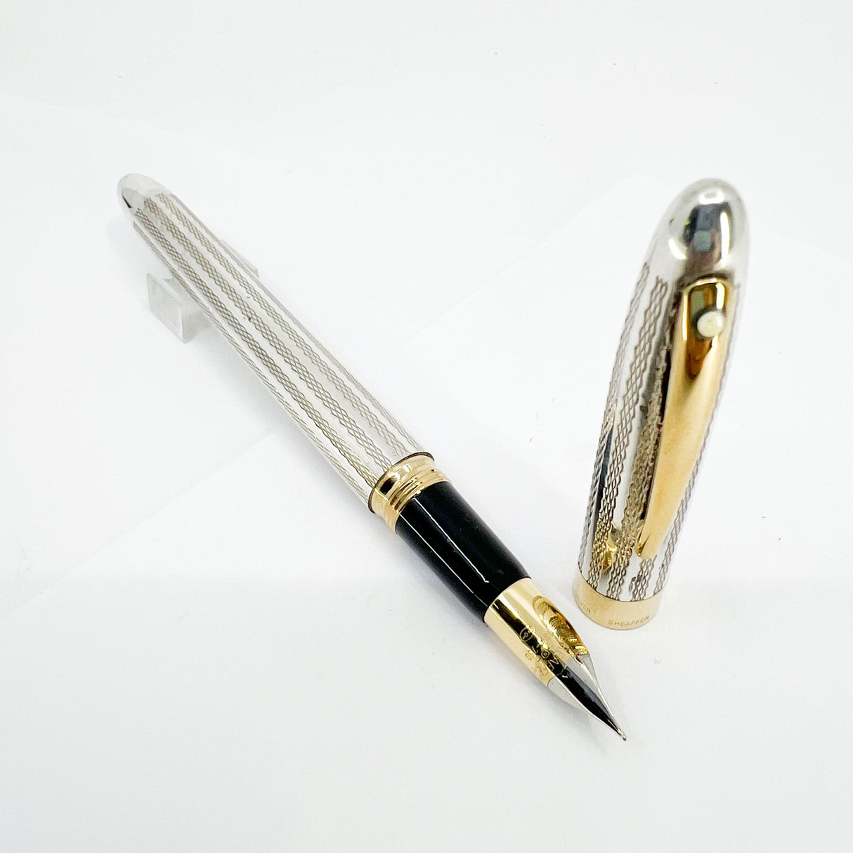 Sheaffer Sterling Silver "Top-of-the Line" Crest Fountain Pen  - Fine 18kt Gold Nib (Circa 1990s)