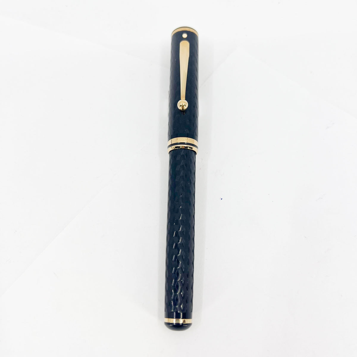 Sheaffer Connaisseur Black Chased Etched Design Fountain Pen - Medium 18kt Gold  Nib - Scarce!