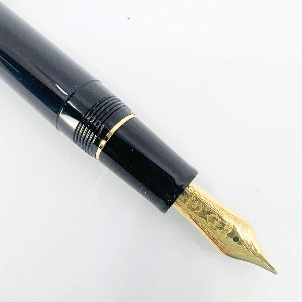 Sailor Black 1911L Large Fountain Pen  - Broad 21kt Gold Nib