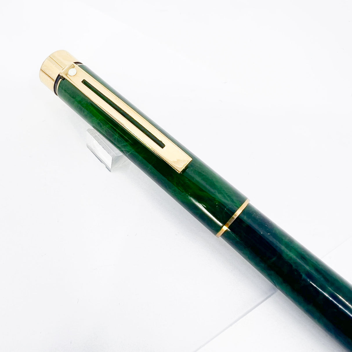 Sheaffer Full Size Targa Marbled Green Ronce Lacque Fountain Pen - Broad 14kt Gold Nib