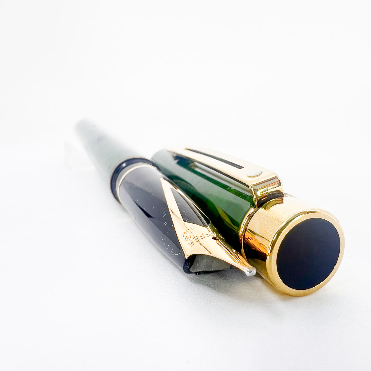 Sheaffer Full Size Targa Marbled Green Ronce Lacque Fountain Pen - Broad 14kt Gold Nib