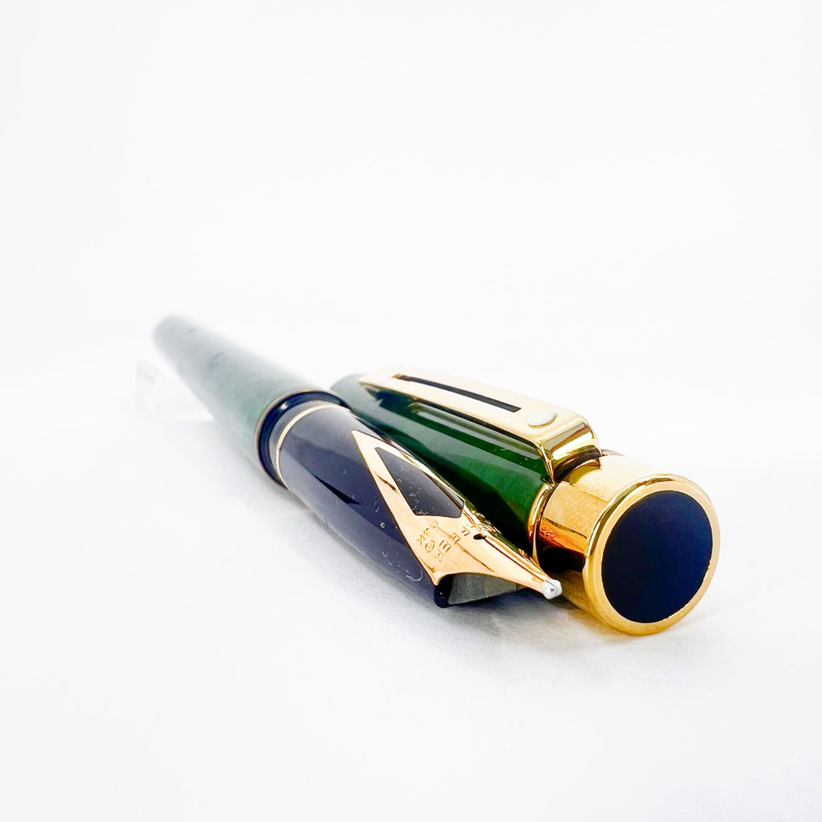 Sheaffer Full Size Targa Marbled Green Ronce Lacque Fountain Pen - Broad 14kt Gold Nib