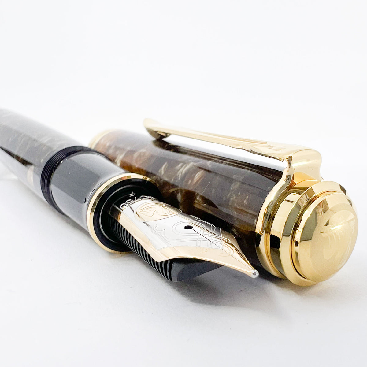 Pelikan M1000 Renaissance Brown Marble Fountain Pen - Fine 18kt Gold Nib