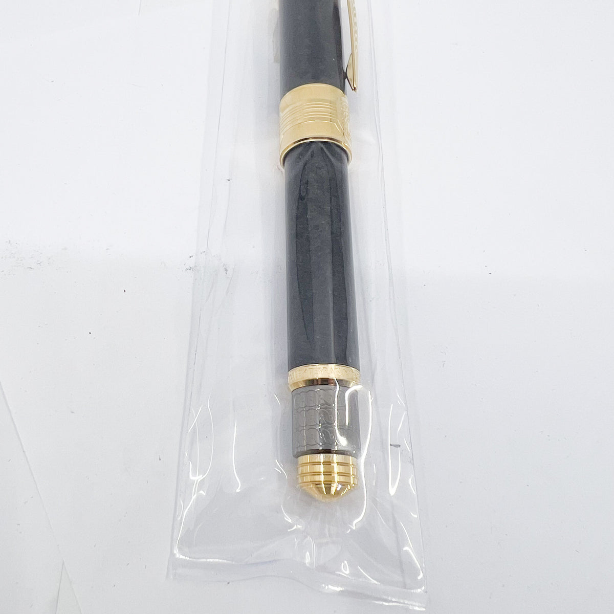 Montblanc 2019 Homage to Hadrian Patron of the Arts 4810 Limited Edition Fountain Pen - Medium 18kt Gold Nib2019