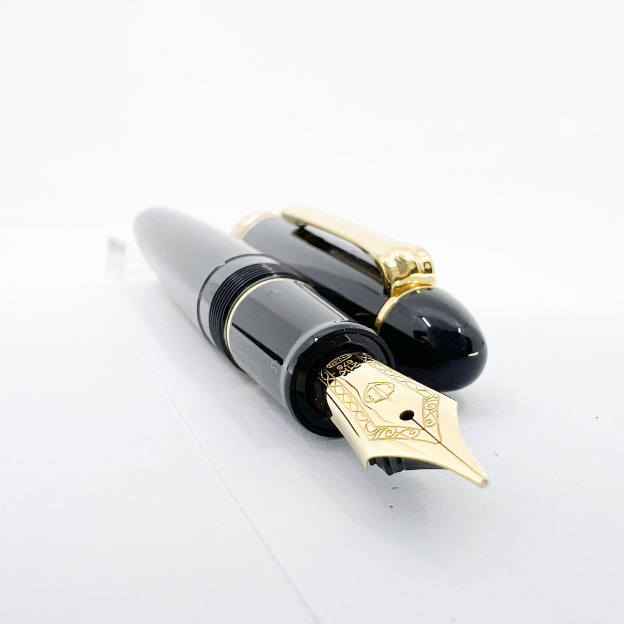 Sailor Black 1911L Large Fountain Pen  - Broad 21kt Gold Nib