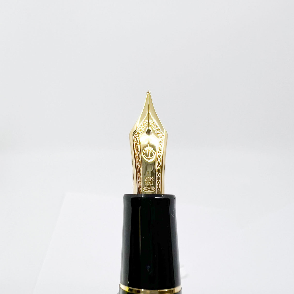 Sailor Black 1911L Large Fountain Pen  - Broad 21kt Gold Nib