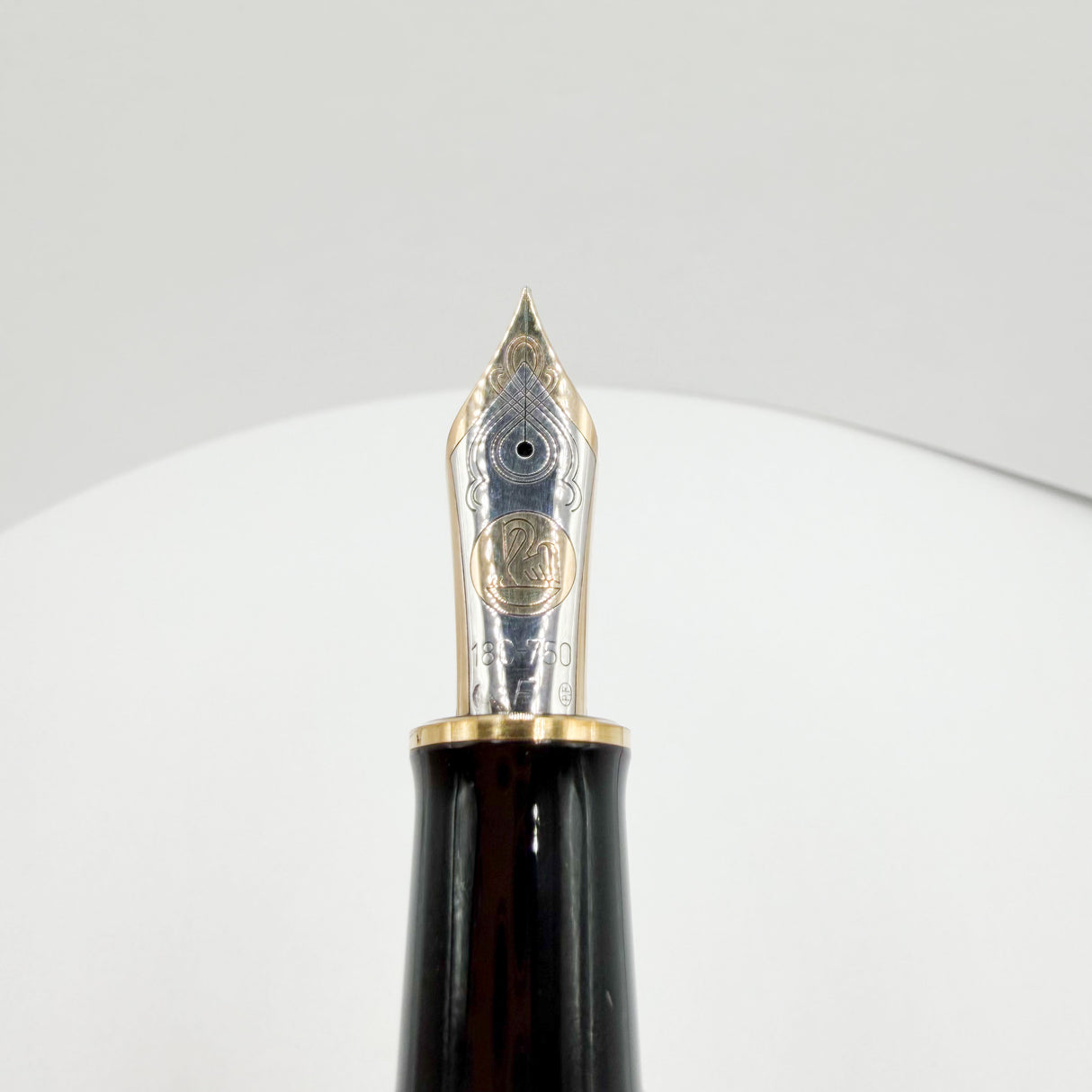 Pelikan Souveran M1000 Black/Green Striped Fountain Pen (Largest)  - Fine 18kt Gold Nib