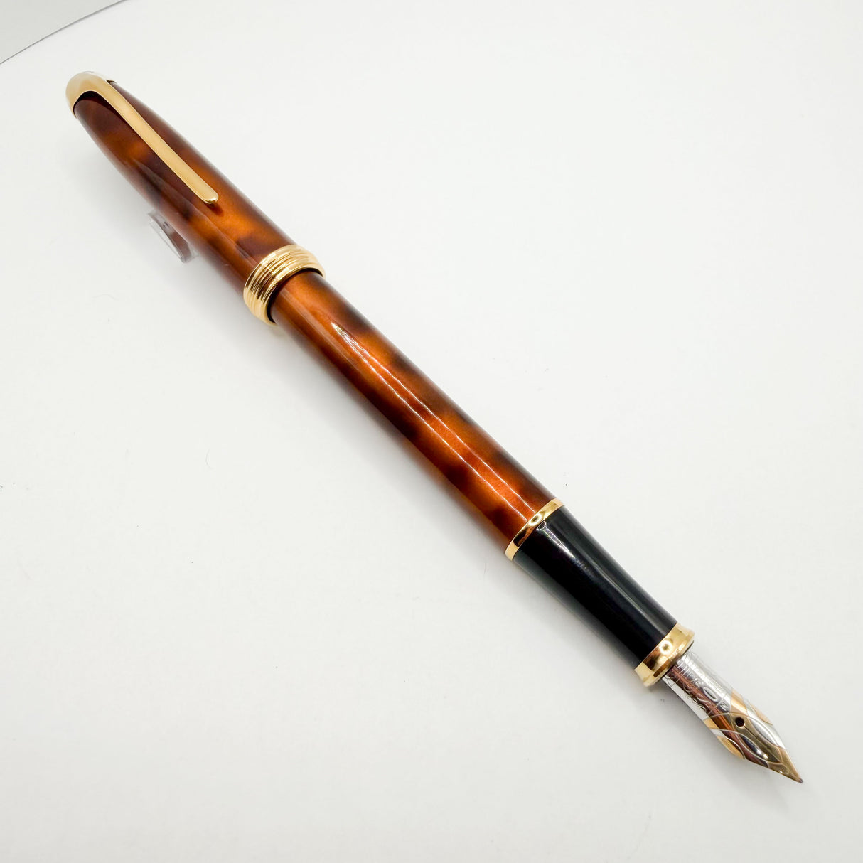 Cross Pinnacle Amber Marble Lacquer Fountain Pen -  Medium 18kt Gold Nib  -Scarce!