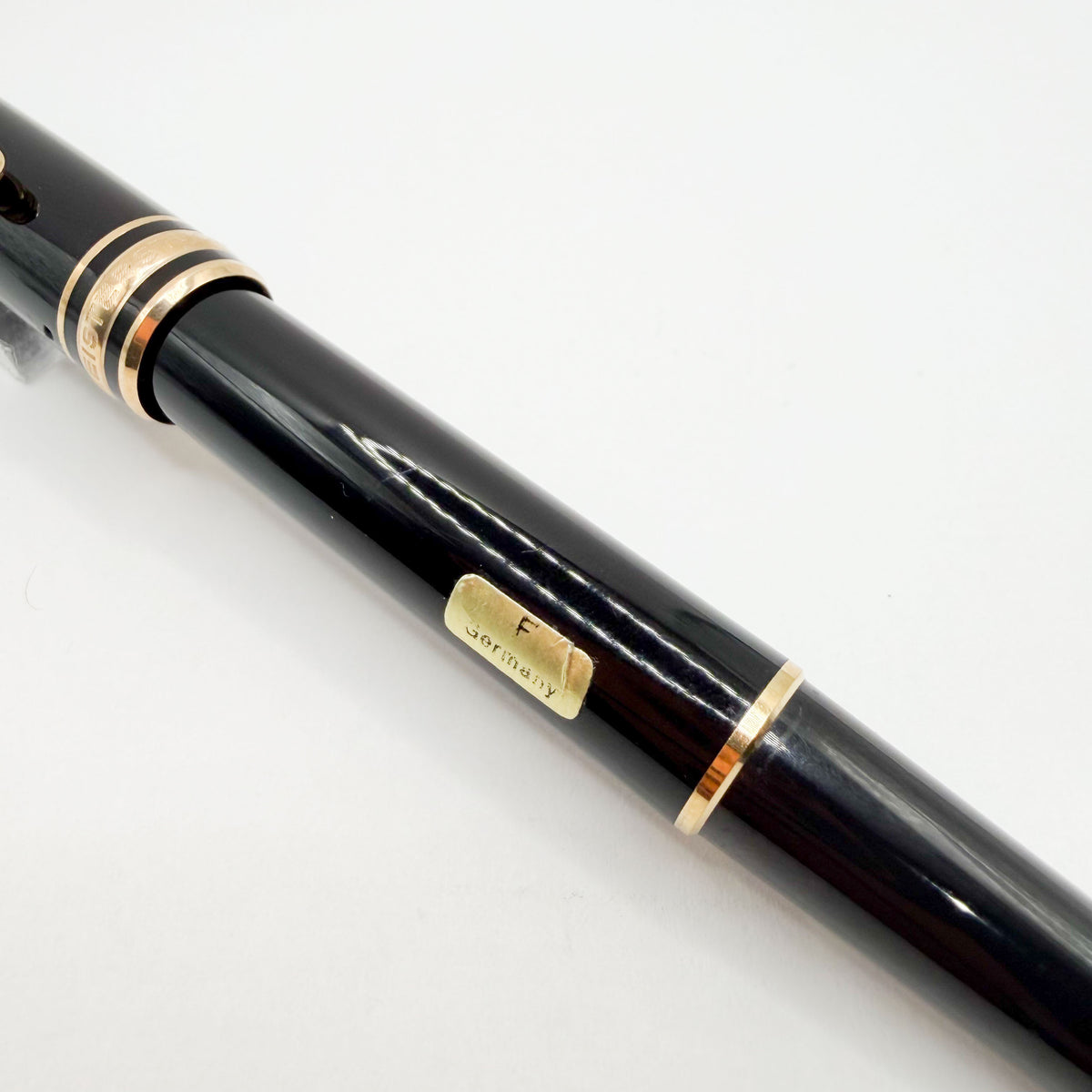 Montblanc Classique #144 Black Resin Fountain Pen  - Fine  14kt Gold Nib