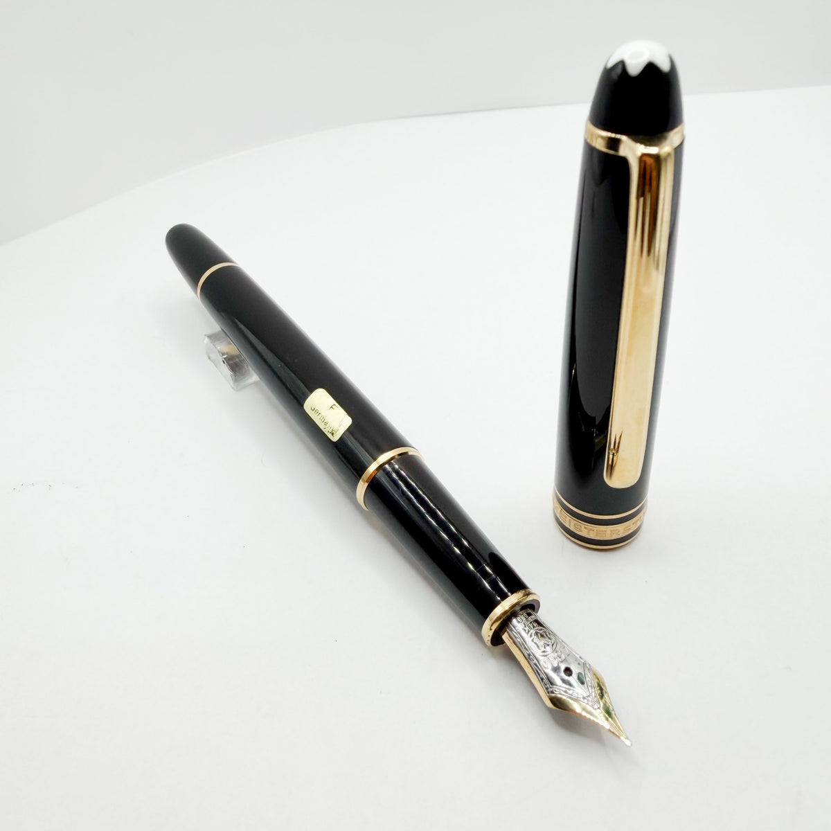 Montblanc Classique #144 Black Resin Fountain Pen  - Fine  14kt Gold Nib
