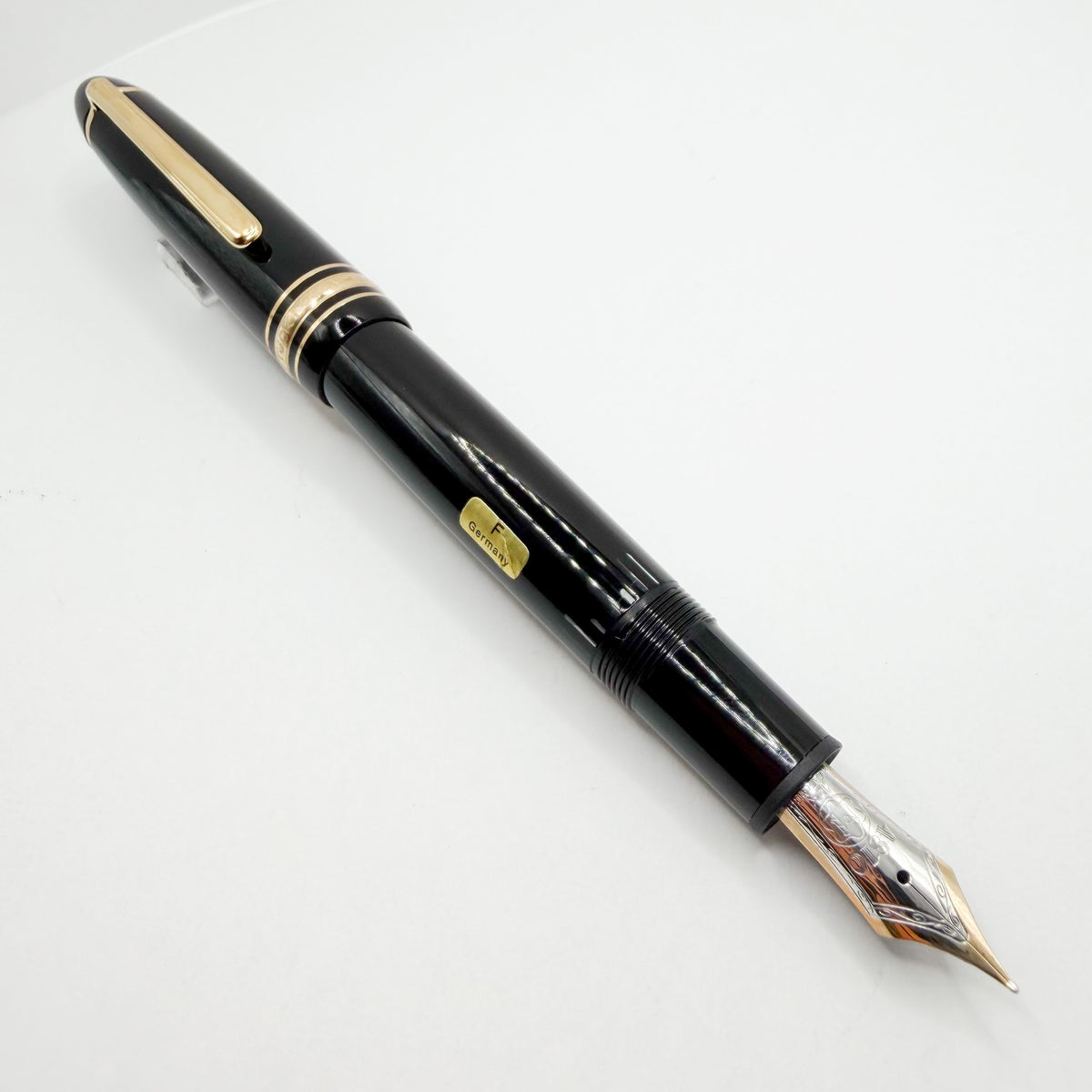 Montblanc Meisterstuck Black Resin #146 LeGrand Fountain Pen  - Fine 14kt  Gold Nib