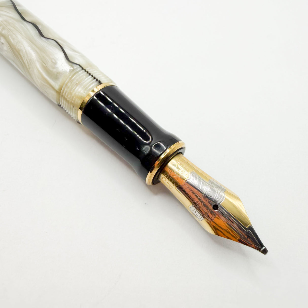 Parker Duofold Centennial (Largest) Lustrous  Pearl & Black Fountain Pen - Medium Italic 18kt Gold Nib