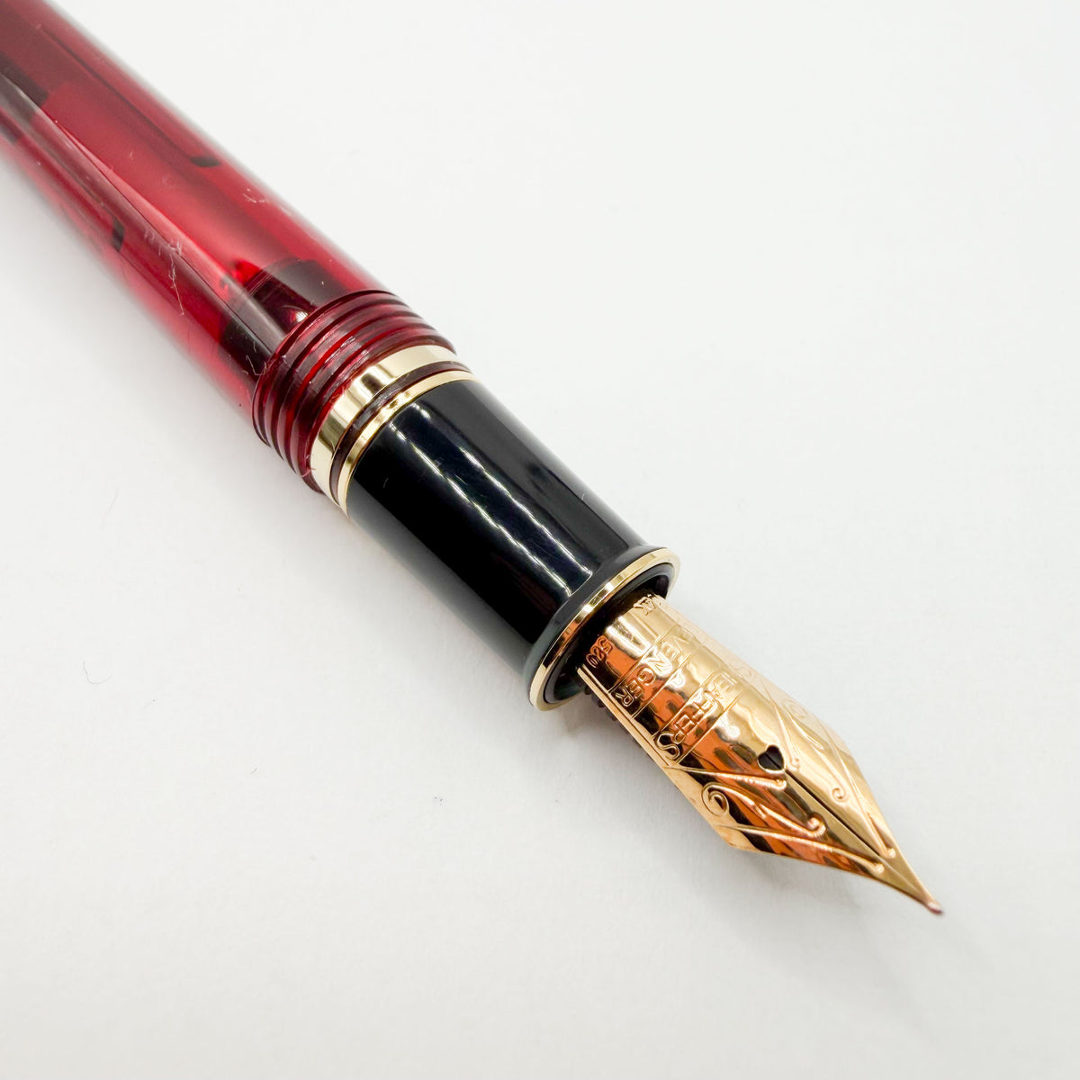 Sheaffer for Levenger Translucent Red Connaisseur Fountain Pen -  Fine 14kt Gold Nib