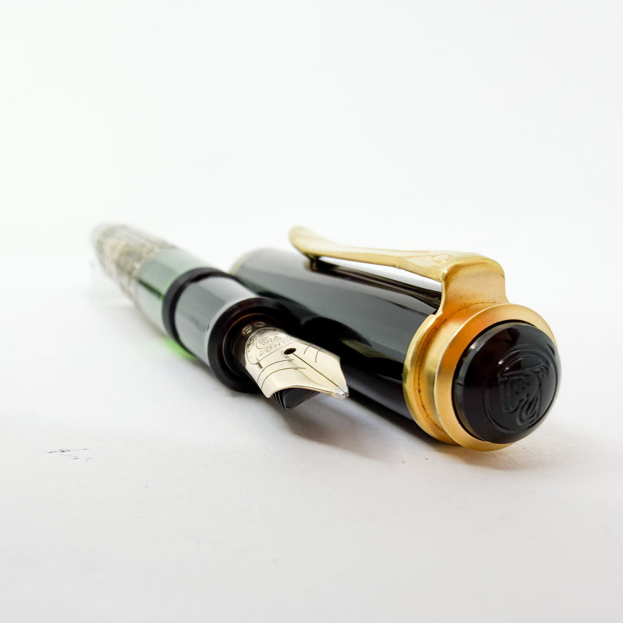 Pelikan M700 Toledo  Fountain Pen - Oblique Broad 14kt Gold Nib - Circa 1990s