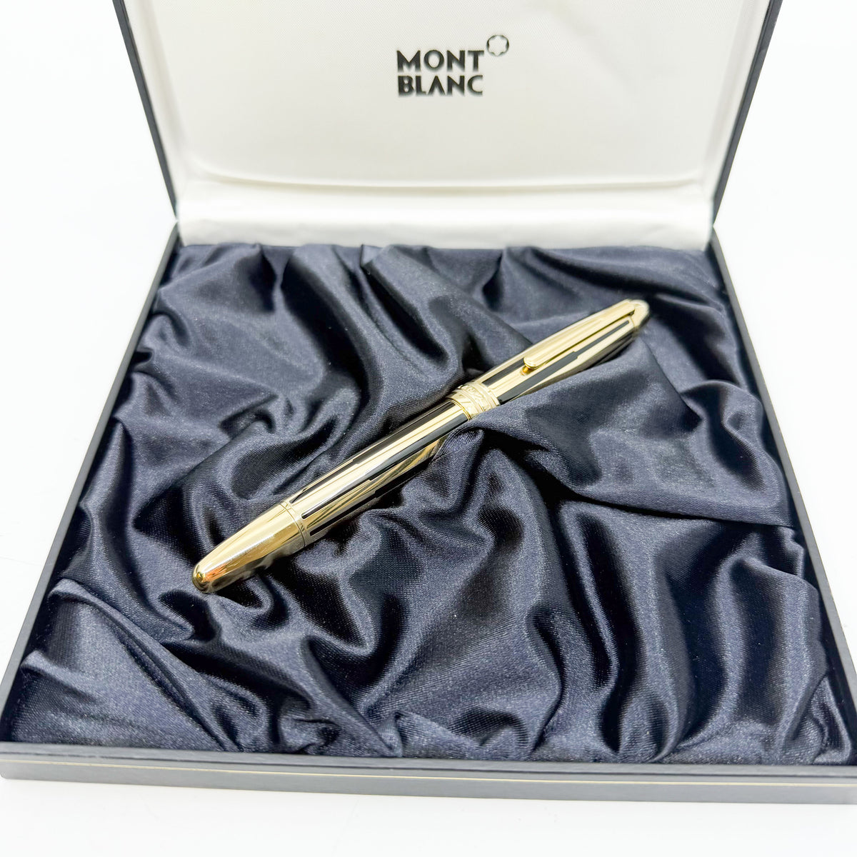 Montblanc Meisterstuck Solitaire  Le Grand 146 Black Resin & Gold Plated Striped Filigree Fountain Pen - Fine 18kt Gold Nib