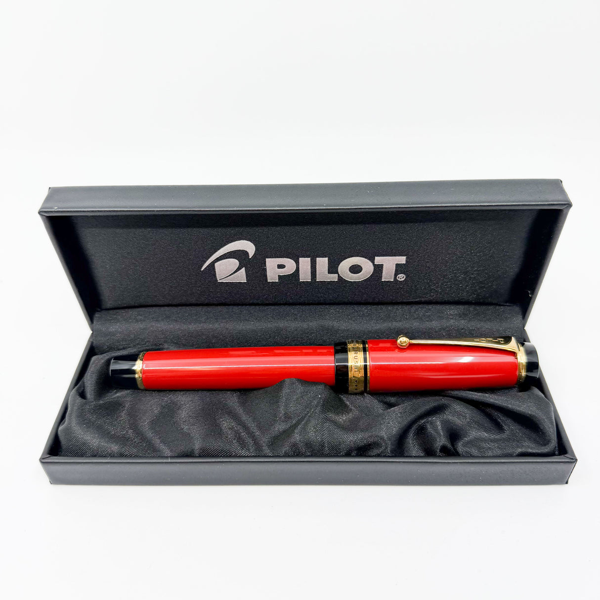 Pilot Namiki Custom 845  Vermillion Urushi Fountain Pen - Broad 18kt Gold Nib