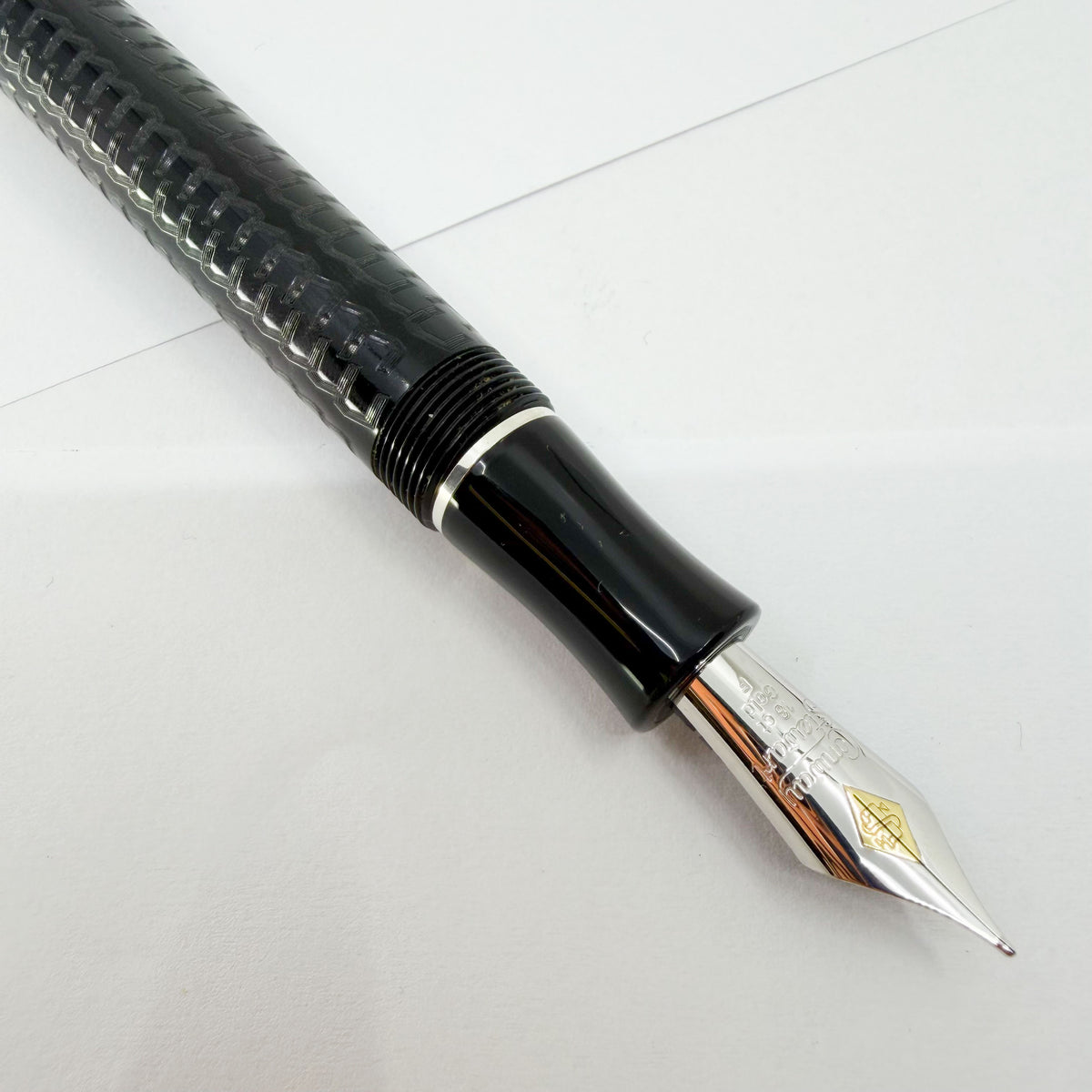 Conway Stewart Duro Heritage Etched Black Limited Edition Fountain Pen  - Fine 18kt Gold Nib