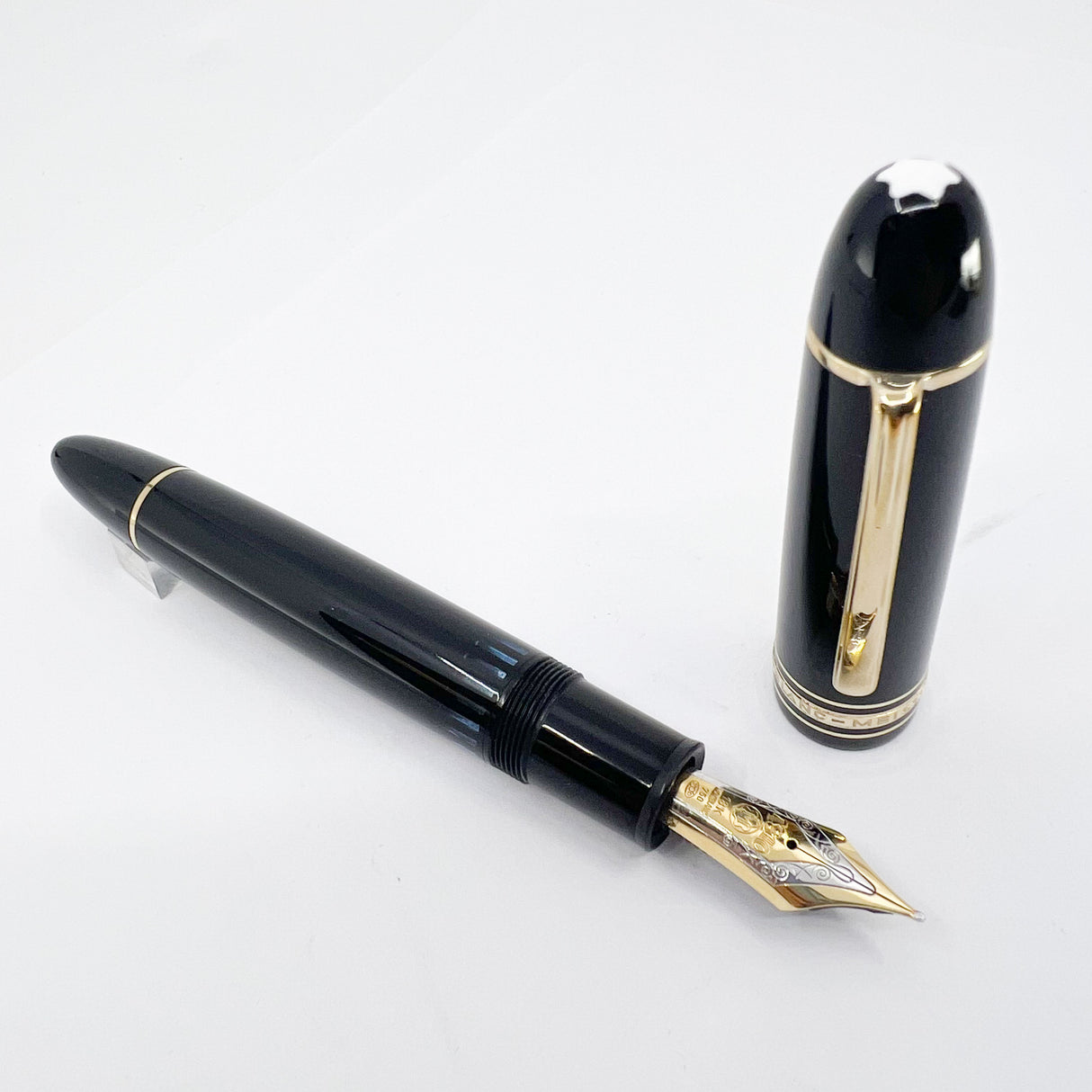 Montblanc Meisterstuck #149 (Largest) Black Resin  Fountain Pen   -  Semi-Flexible Medium 18kt Gold Nib