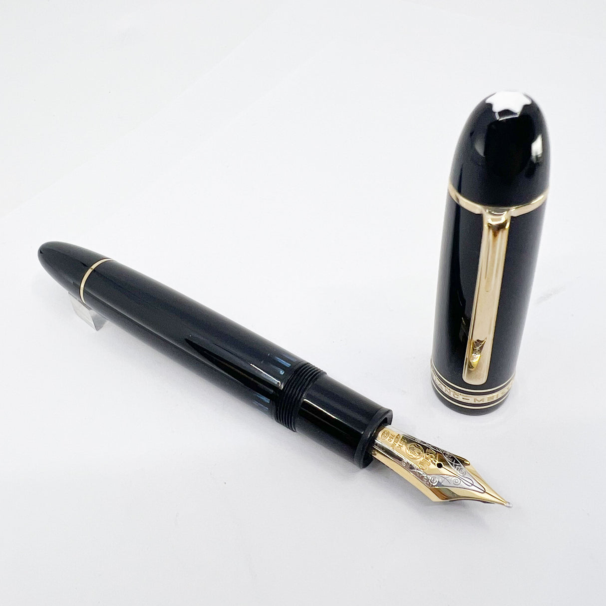Montblanc Meisterstuck #149 (Largest) Black Resin  Fountain Pen   -  Semi-Flexible Medium 18kt Gold Nib