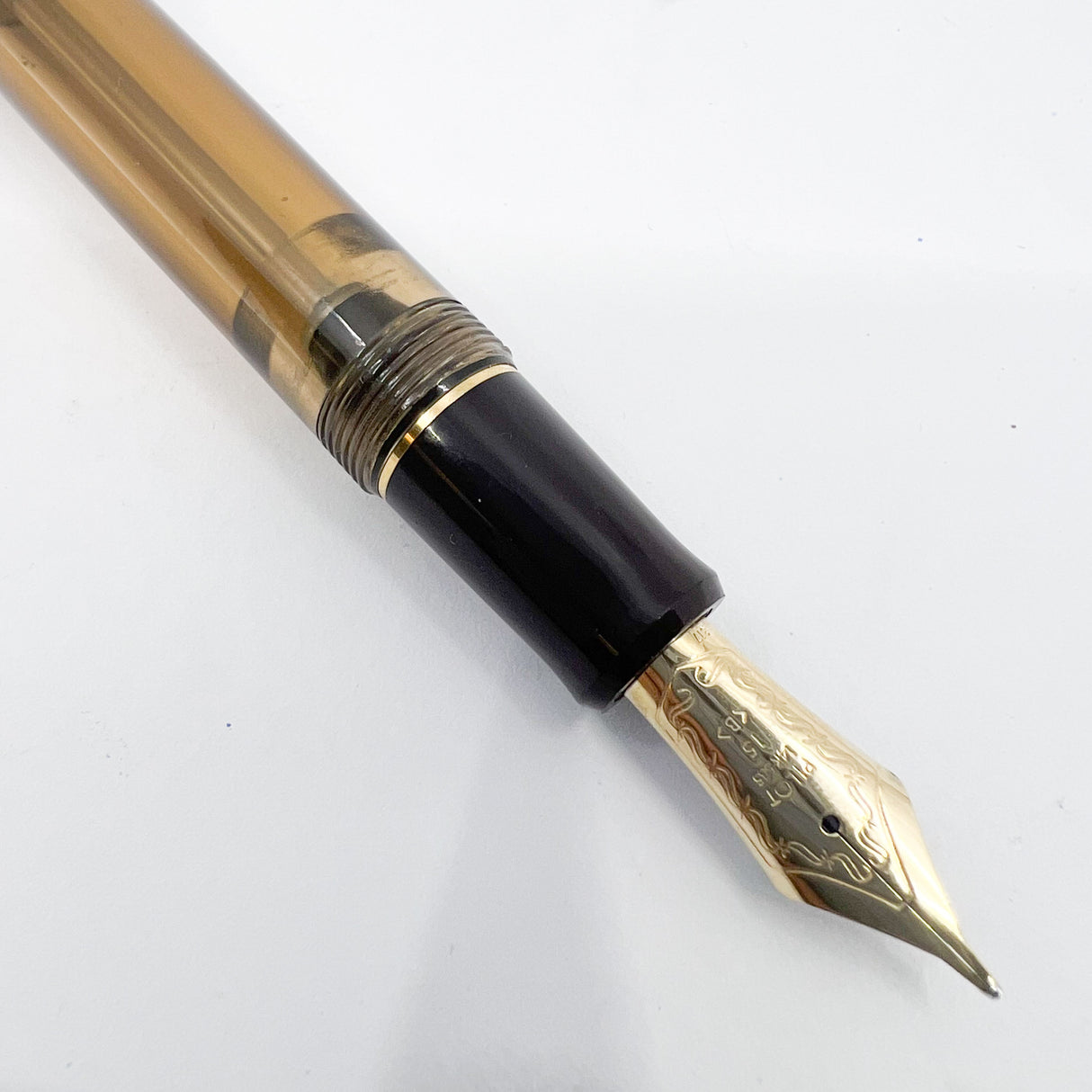 Pilot Custom 823 Clear Amber Piston Fill Fountain Pen - Broad 14Kt Gold Nib