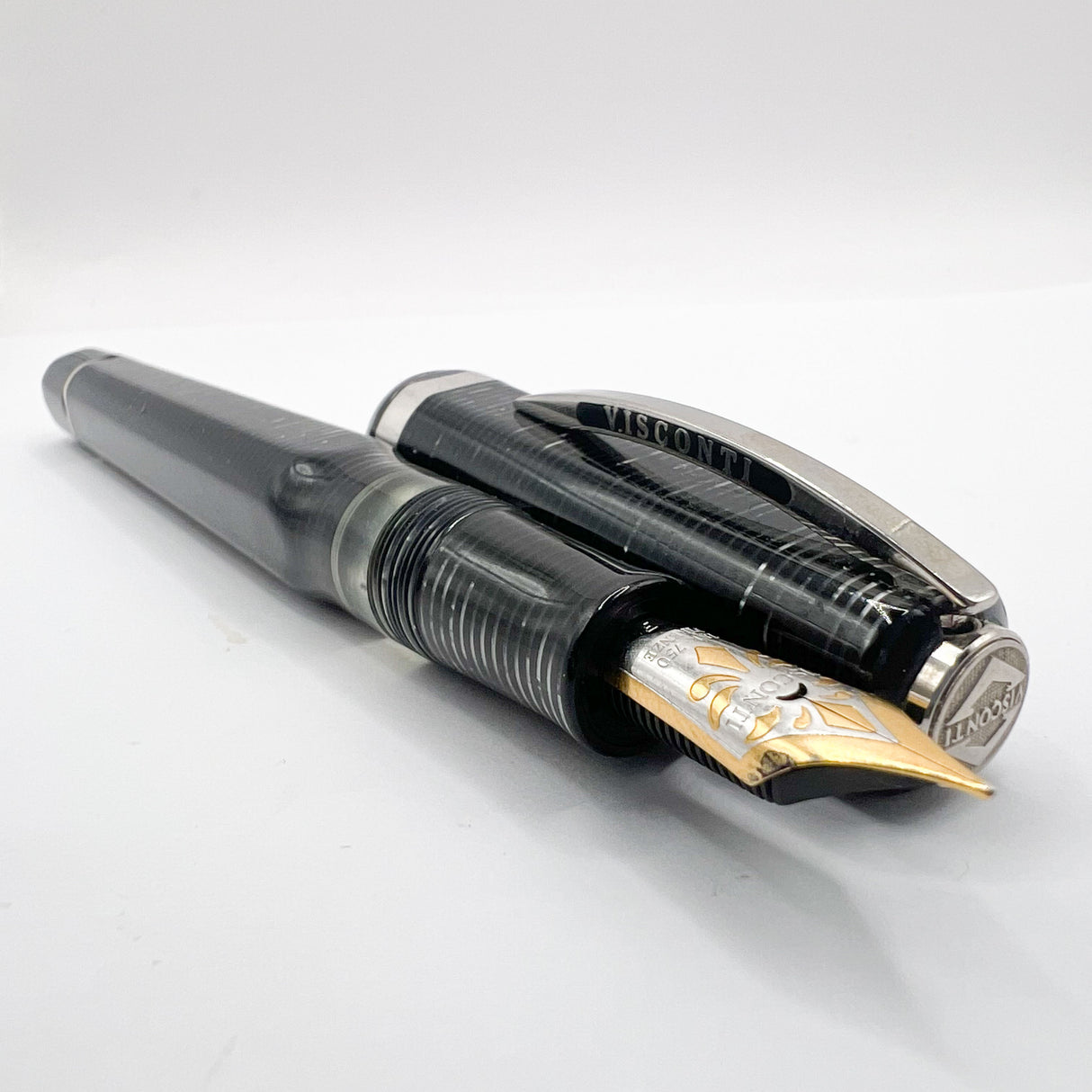 Visconti Oversized Wall Street Limited Edition Glittering Silver Gray Striped Celluloid Fountain Pen - Fine 18kt Gold Nib