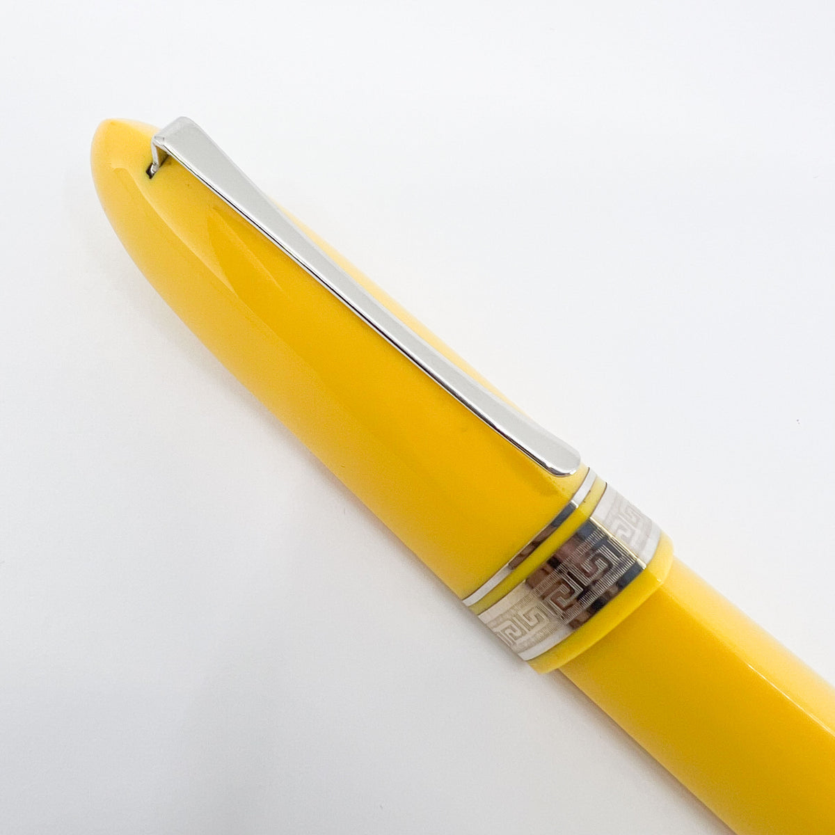 OMAS Yellow 360 Triangulated Fountain Pen - Semi-Flex Medium 18kt Gold Nib