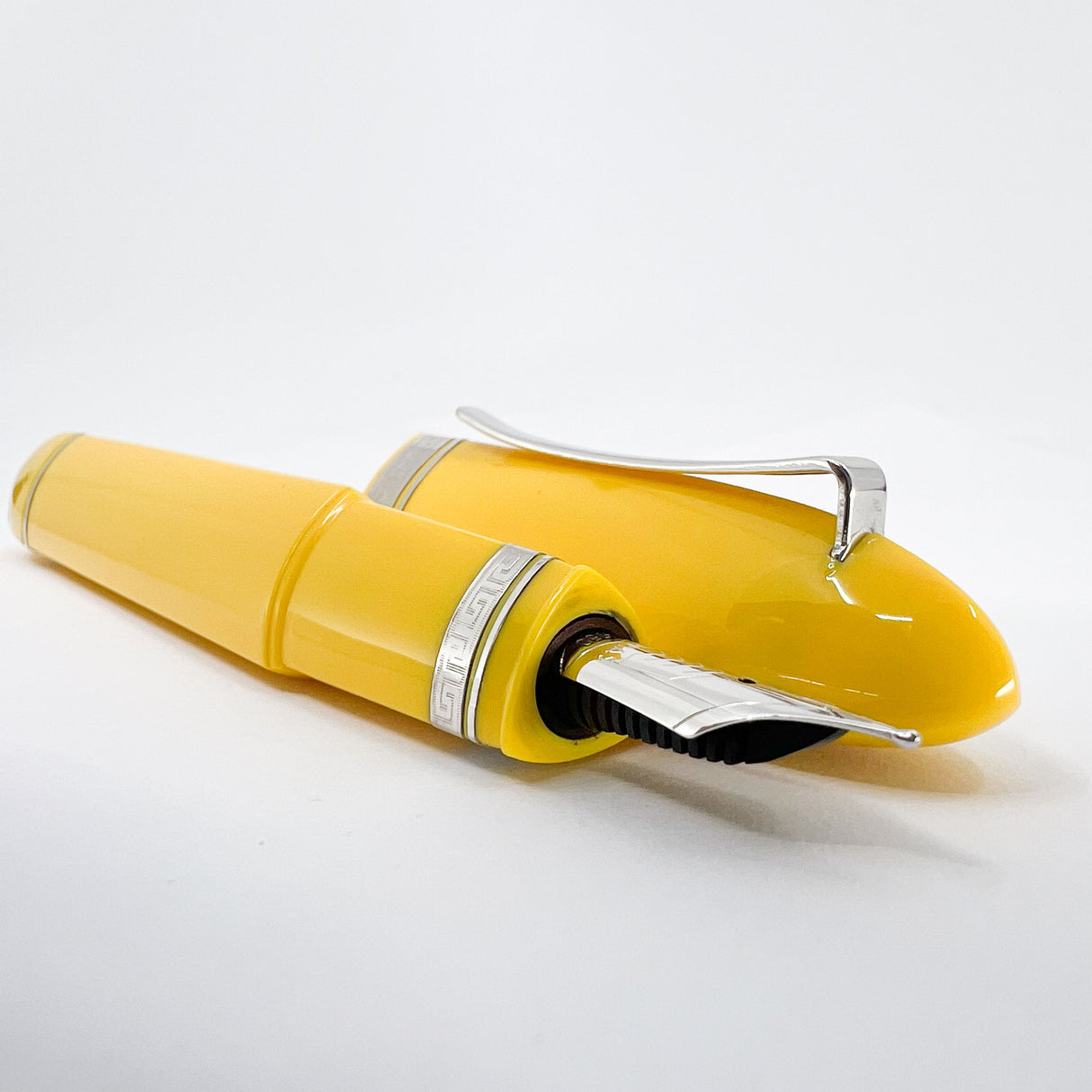 OMAS Yellow 360 Triangulated Fountain Pen - Semi-Flex Medium 18kt Gold Nib