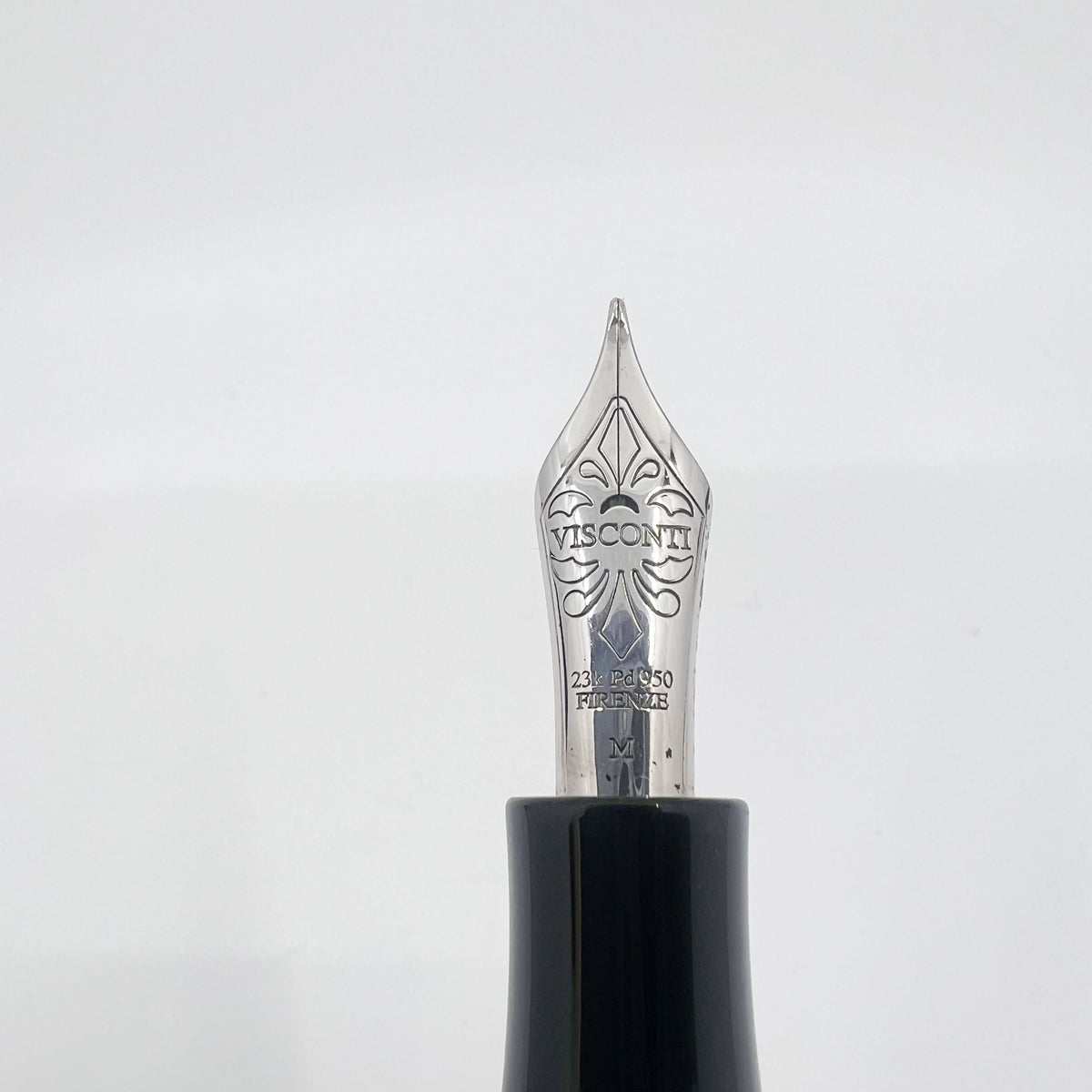 Visconti First Generation Black Divina Oversize Fountain Pen - Flexible Medium 23K Palladium Nib