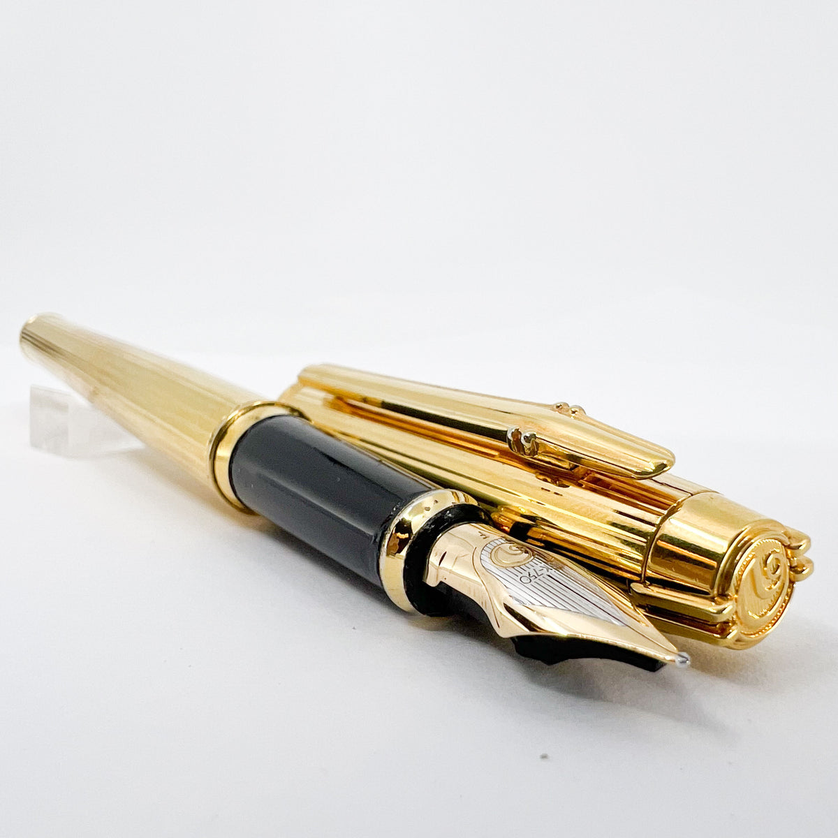 Elysee Parthenon Fountain Pen with 18K Gold-Plated Vertically Etched Body - Medium 2-Tone 18kt Gold Nib