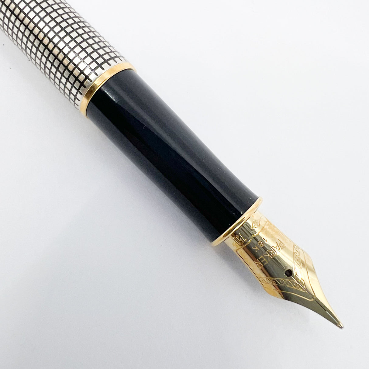 Parker Sonnet Sterling Silver Cisele Cross Hatch Fountain Pen -  Fine 18kt Gold Nib
