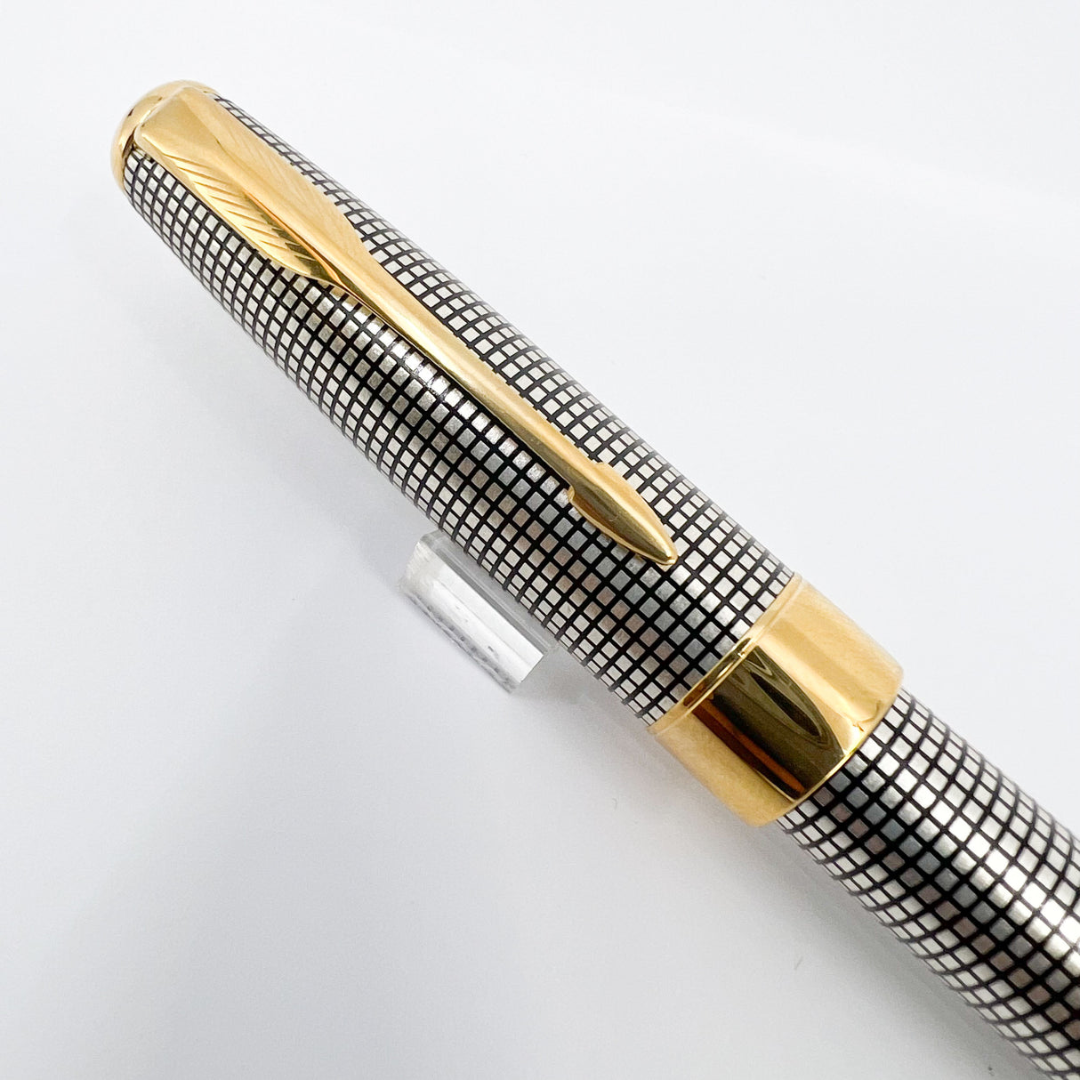 Parker Sonnet Sterling Silver Cisele Cross Hatch Fountain Pen -  Fine 18kt Gold Nib