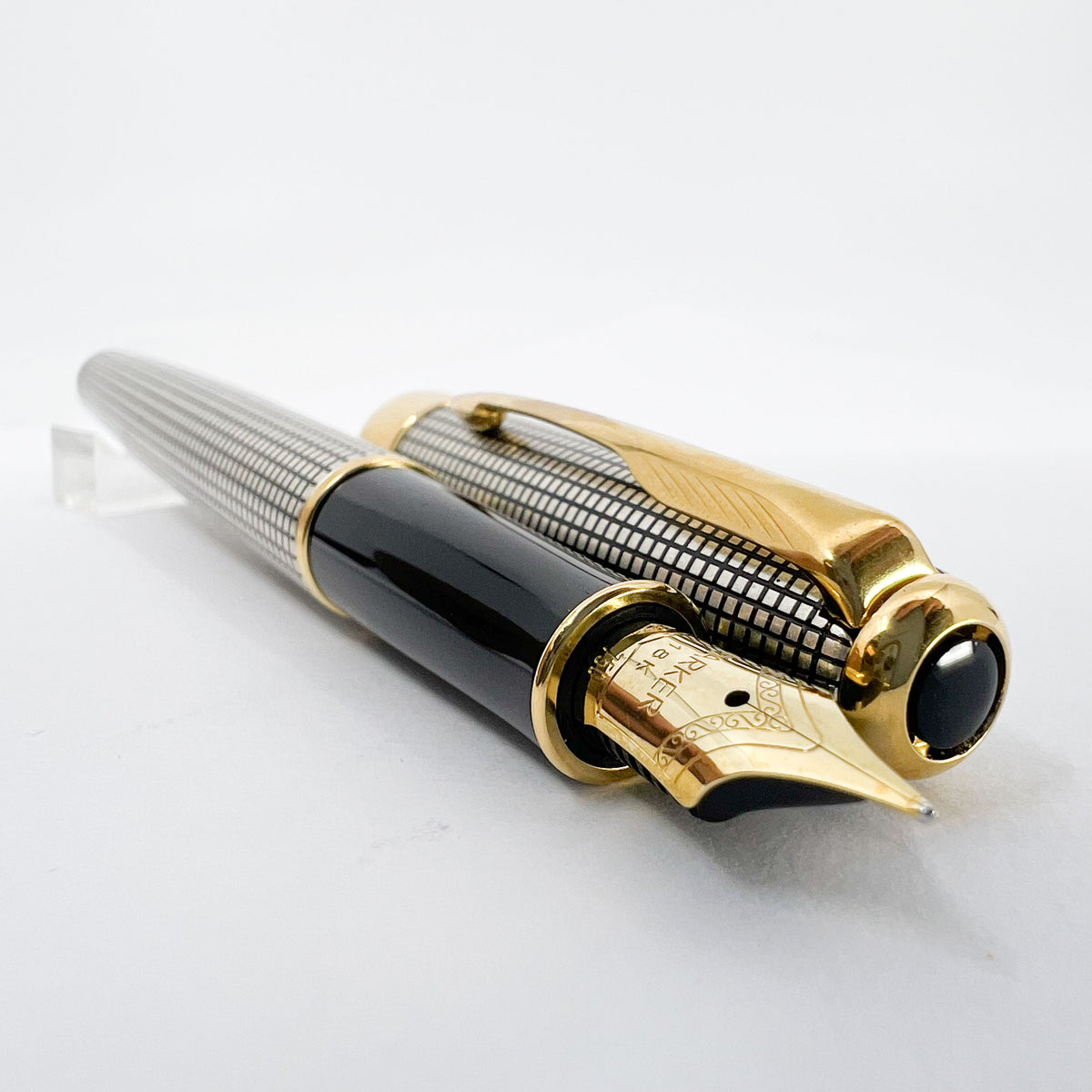 Parker Sonnet Sterling Silver Cisele Cross Hatch Fountain Pen -  Fine 18kt Gold Nib