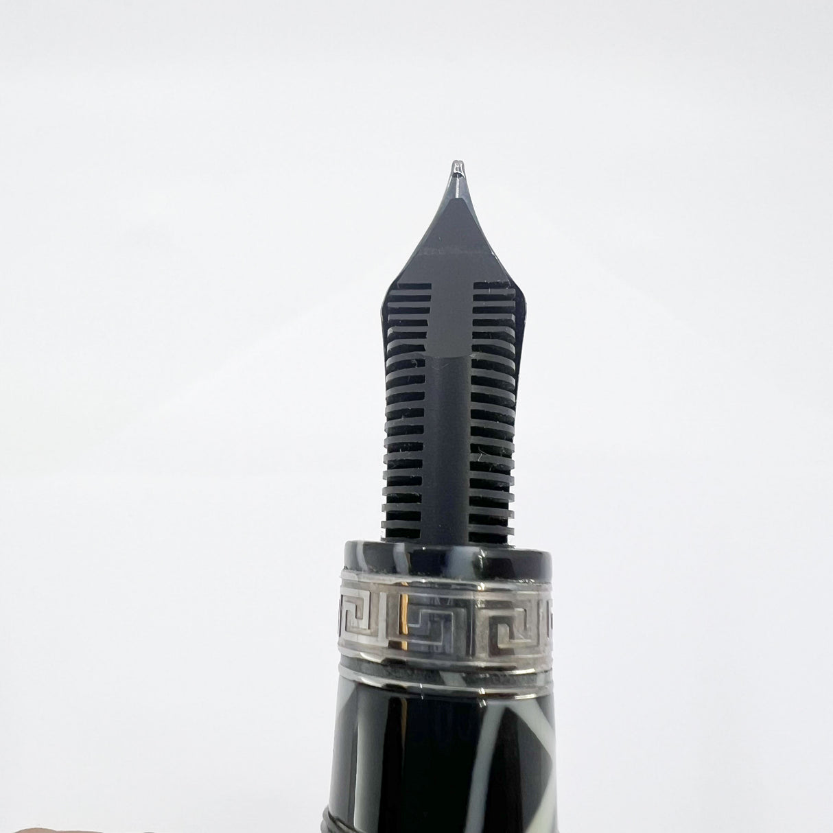 ASC (Armando Simoni Club) Ogiva Oversized Extra Art Nouveau "Wild" (OMAS Original) Celluloid Limited Edition  Fountain Pen - Magic Flex Medium 18kt Gold Nib