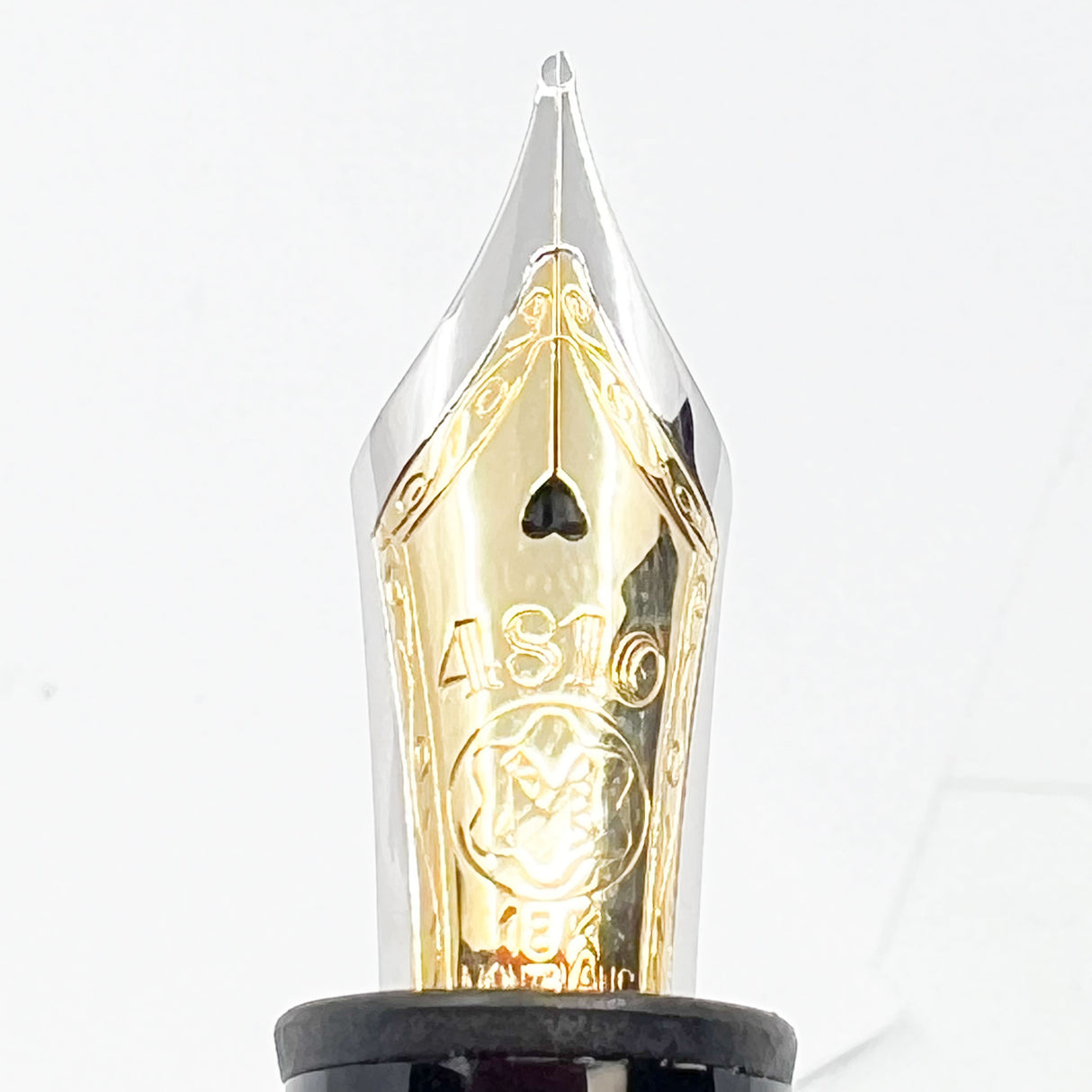 Montblanc Lorenzo de Medici Patron of the Arts Limited Edition Fountain Pen  - A GRAIL Pen!!