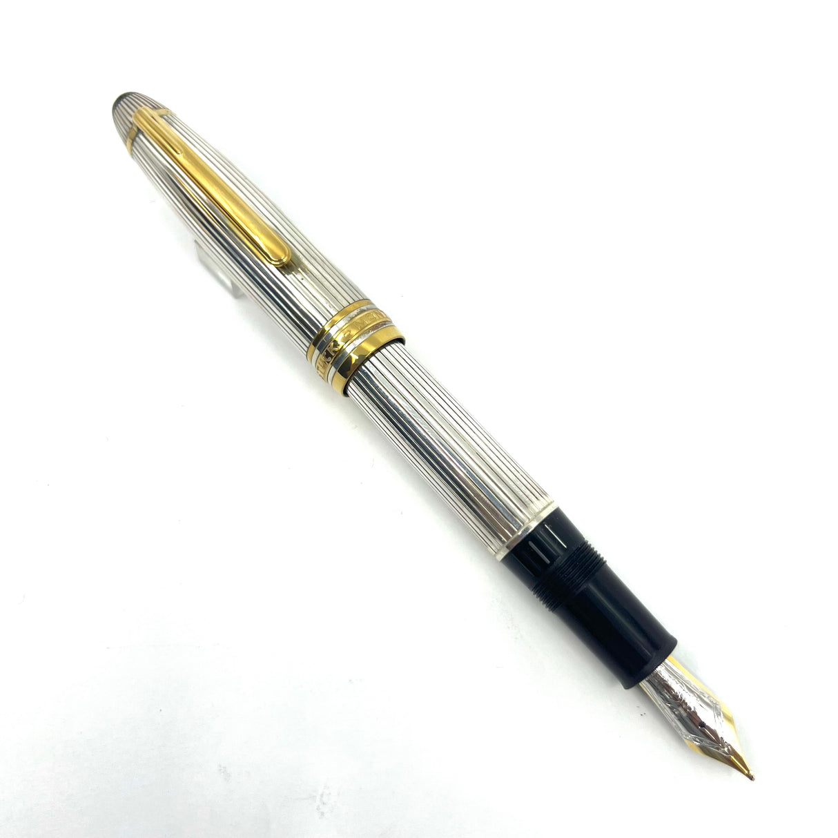 Montblanc LeGrand Solitaire #146 Sterling Silver Pinstriped Fountain Pen - Medium 18kt Gold Nib