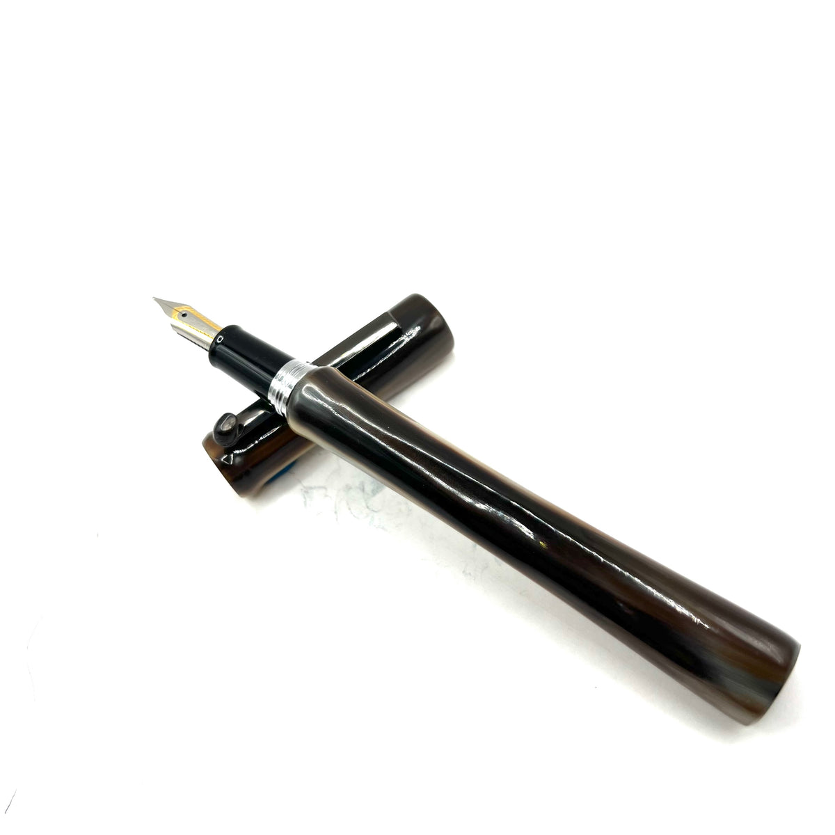 Taccia Savanna Buffalo Horn Fountain Pen - Broad Gold-Plated Nib