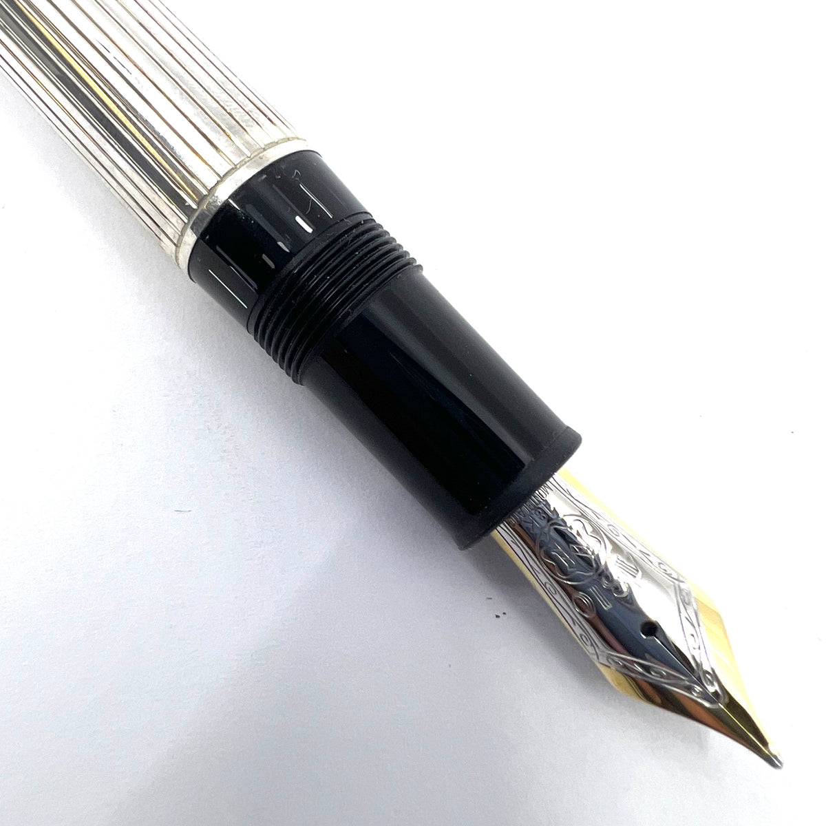 Montblanc LeGrand Solitaire #146 Sterling Silver Pinstriped Fountain Pen - Medium 18kt Gold Nib