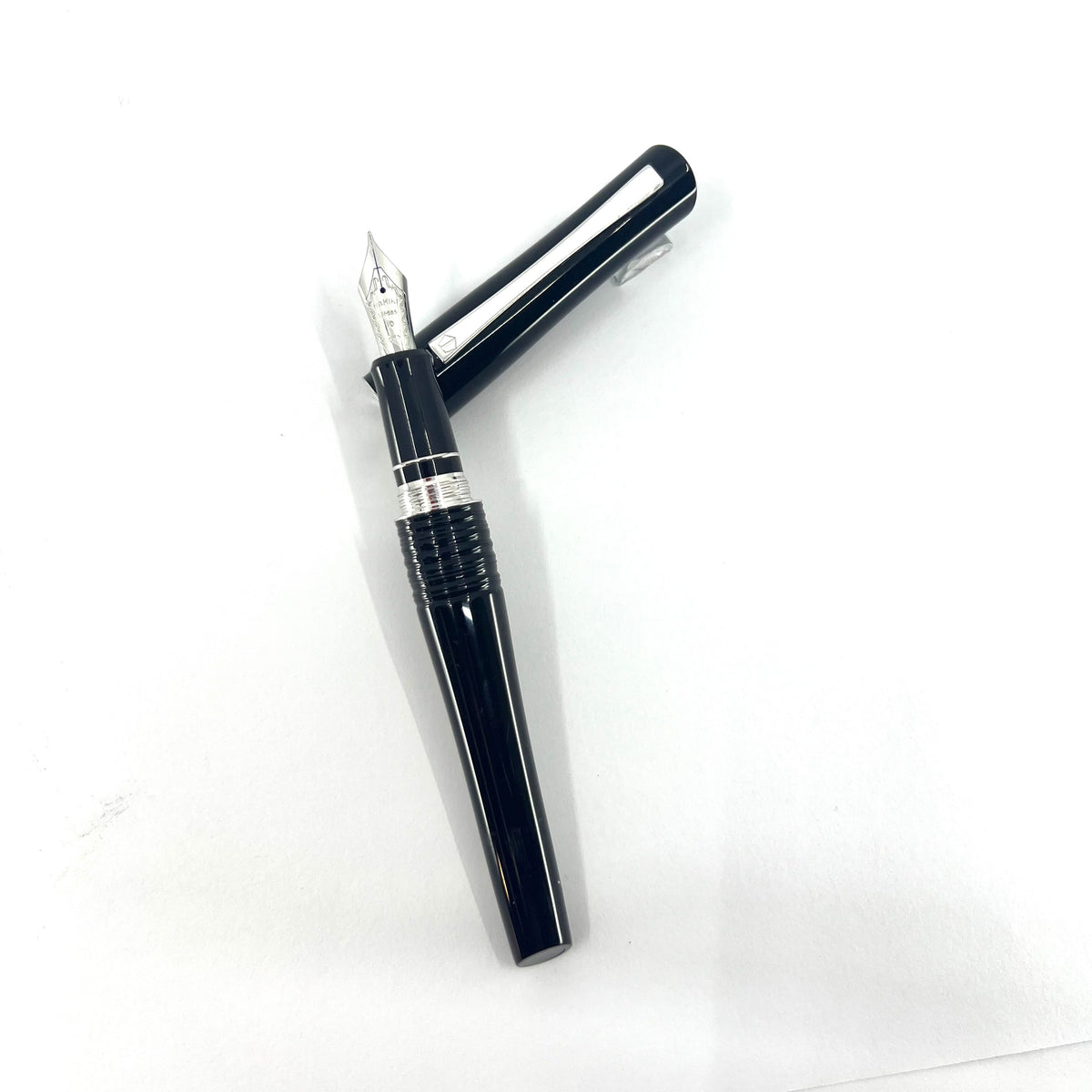 Pilot-Namiki Black Lacquered Bamboo Metal Oversized Fountain  Pen - Medium 14kt Gold Nib