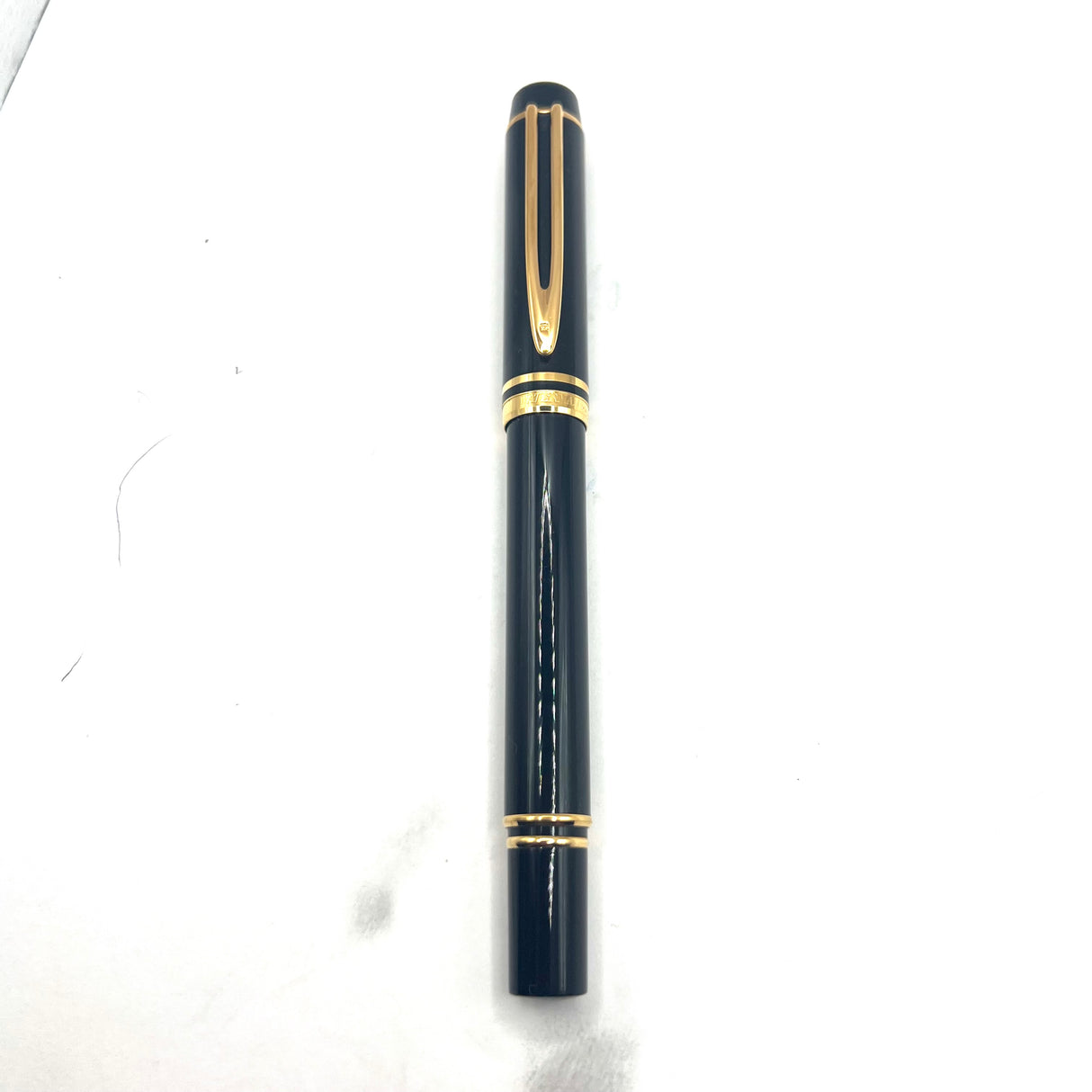 Waterman Man 100 Black Lacquered Fountain Pen - Fine 18kt Gold Nib