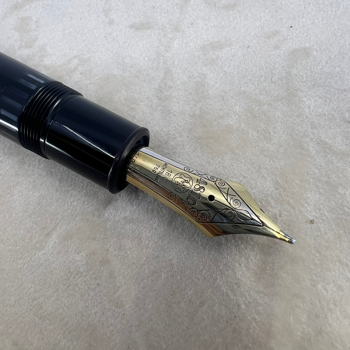 Montblanc Meisterstuck #146 LeGrand Black Fountain Pen   -  Very Flexible Fine 14kt Gold Nib