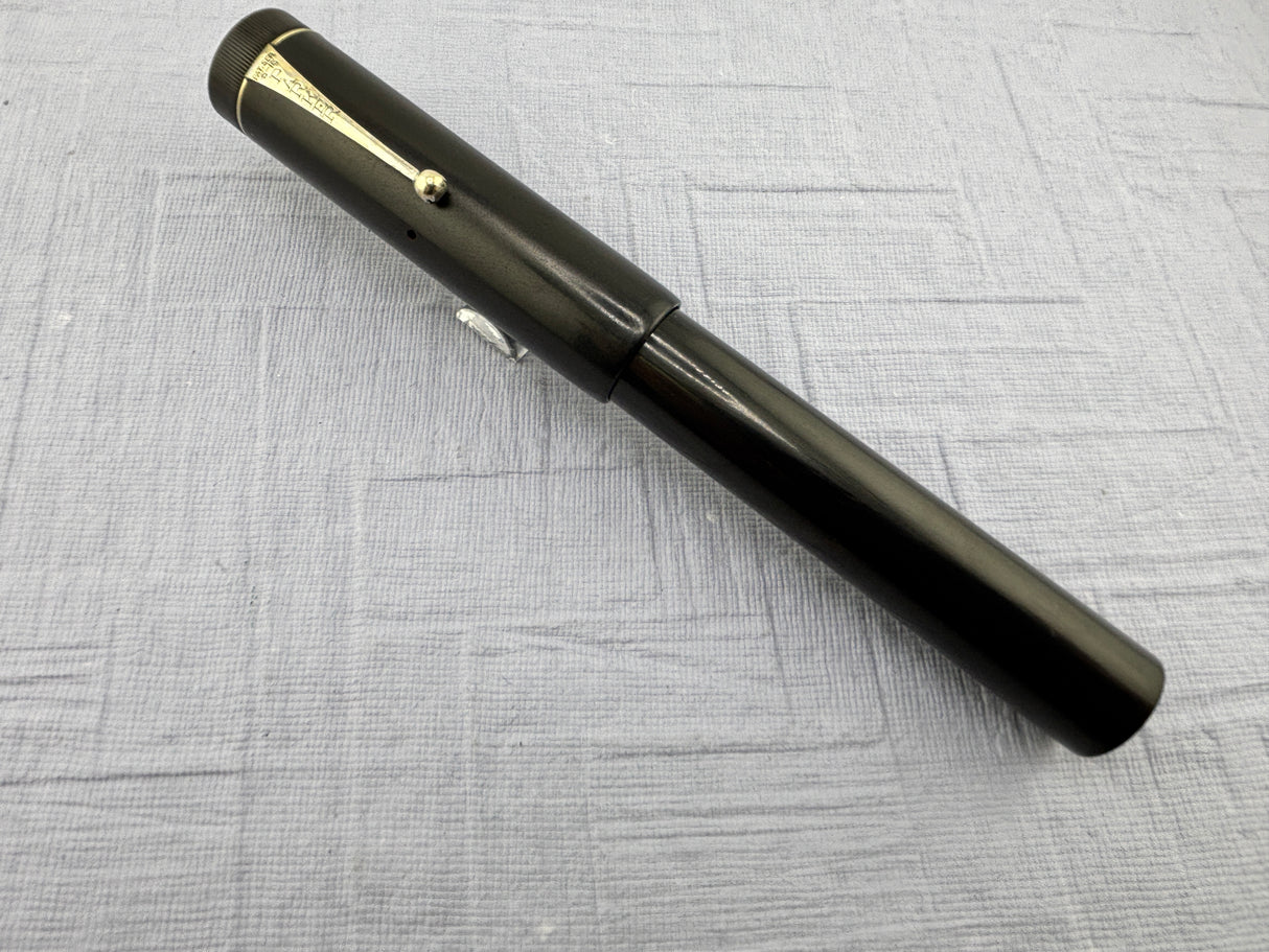 PARKER Black Giant Fountain Pen - RARE!