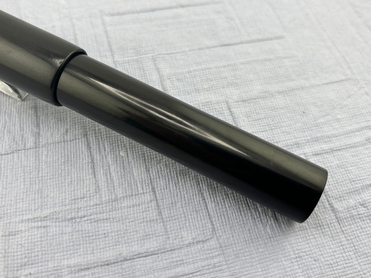 PARKER Black Giant Fountain Pen - RARE!