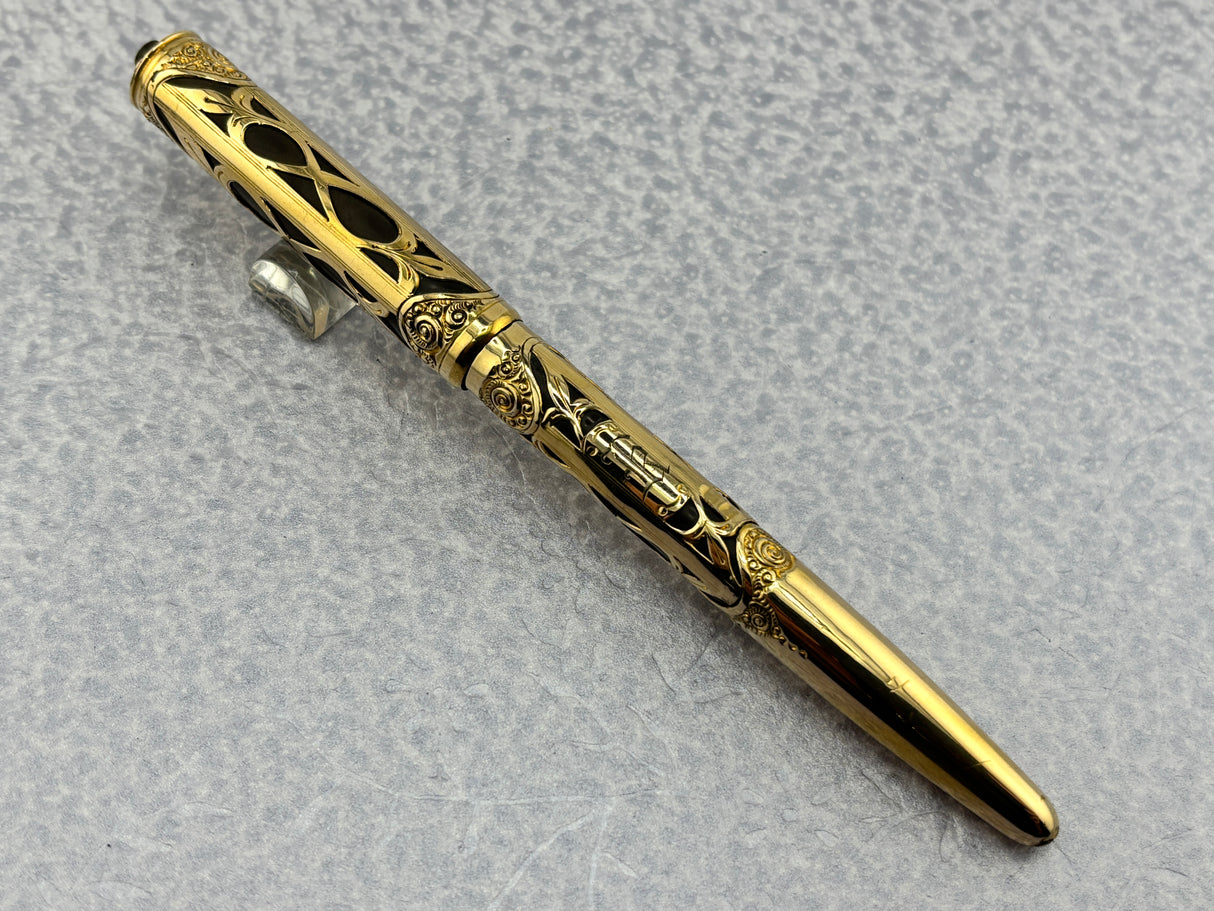Weidlich Cincinatti Ohio Taper Barrel - Overlays cap and Barrel   - Fountain Pen