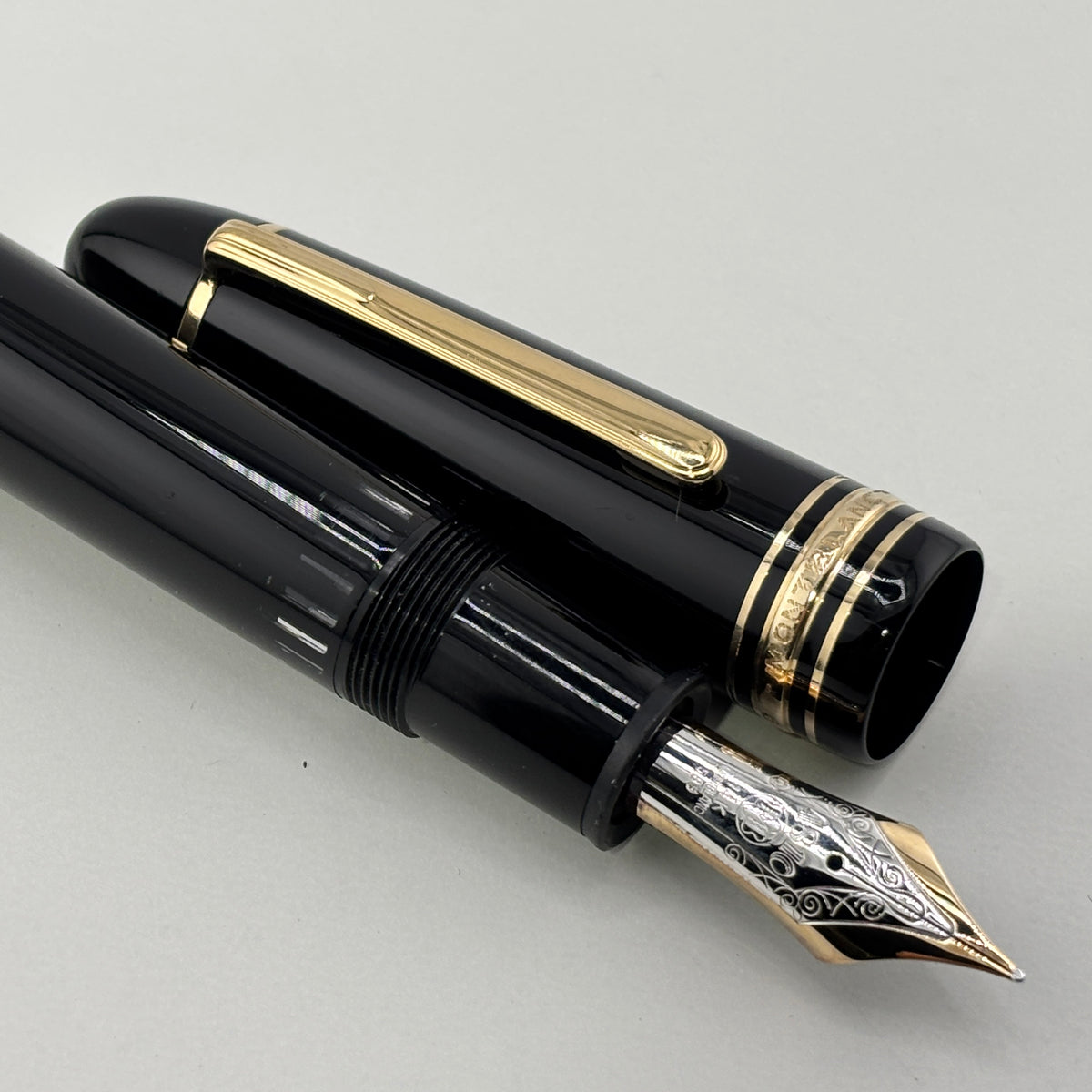 Montblanc Meisterstuck Black Resin #149 (Largest) Fountain Pen - Medium 14kt Gold Nib