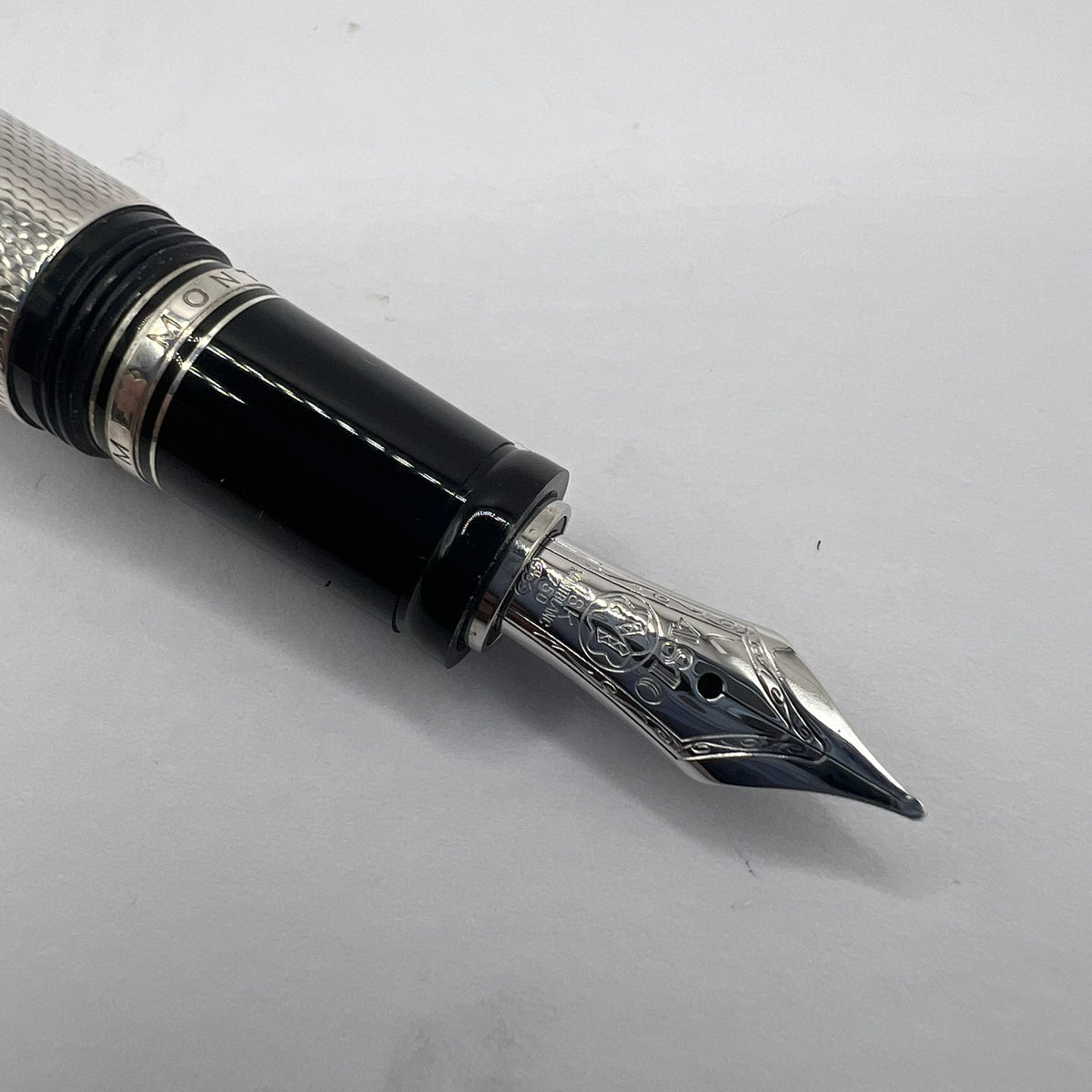 Montblanc Boheme Sterling Silver Barleycorn Retractable Nib Fountain Pen  - Medium 18kt Gold Nib